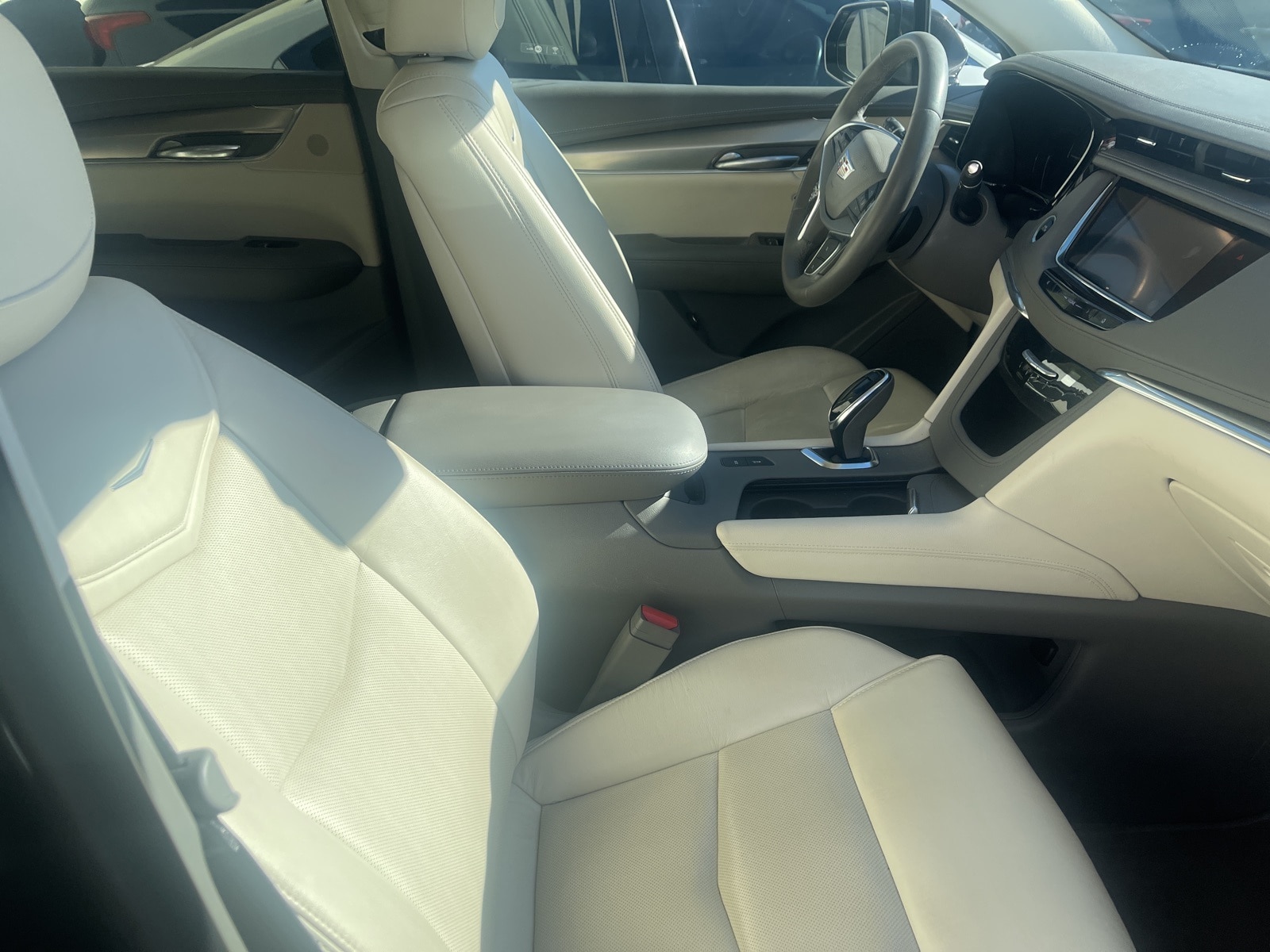 Thumbnail: 2017 Cadillac XT5 - 5