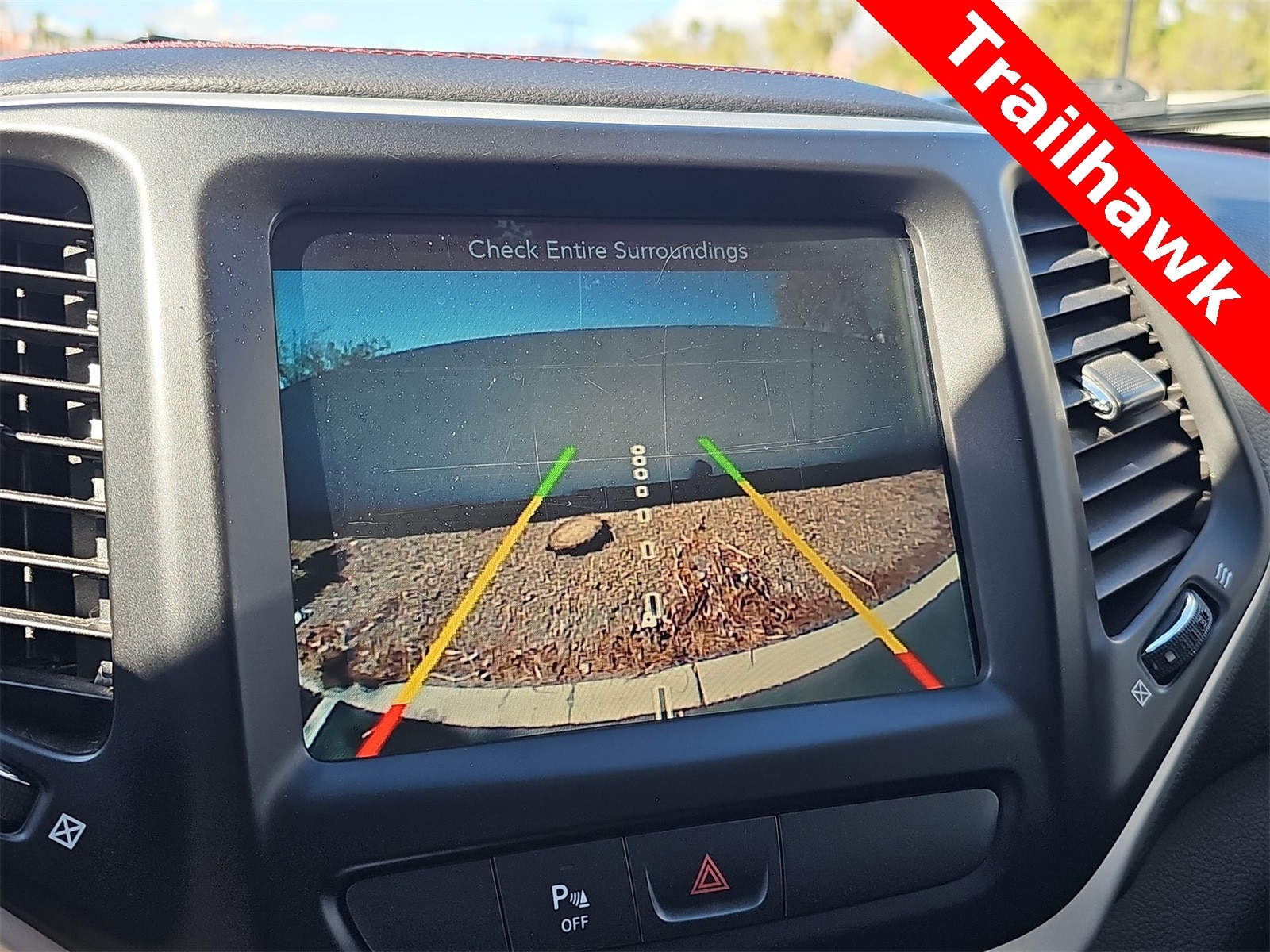 Thumbnail: 2017 Jeep Cherokee - 24