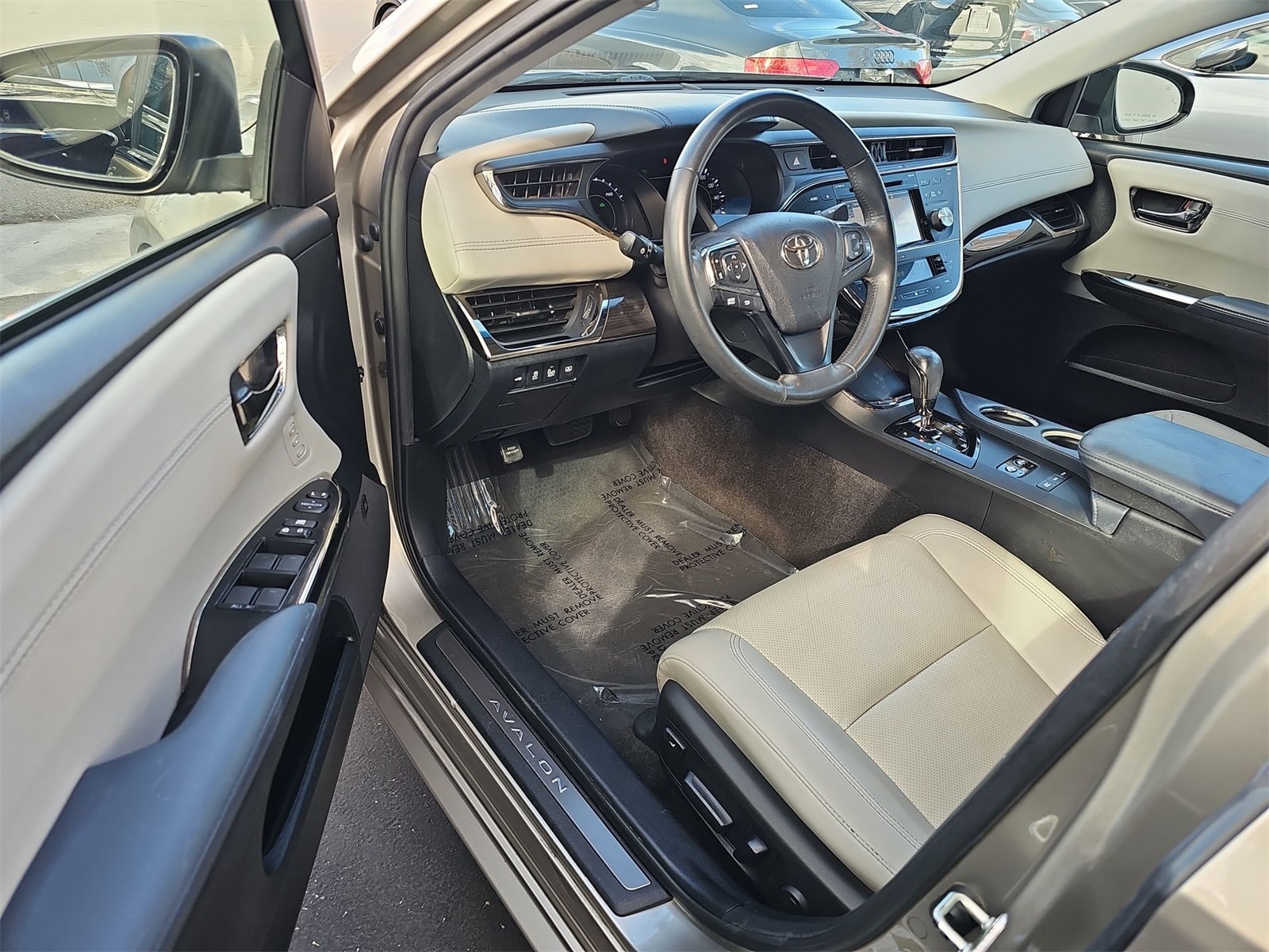 Thumbnail: 2015 Toyota Avalon - 10