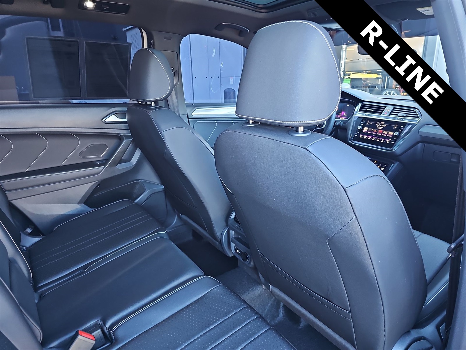 Thumbnail: 2024 Volkswagen Tiguan - 16