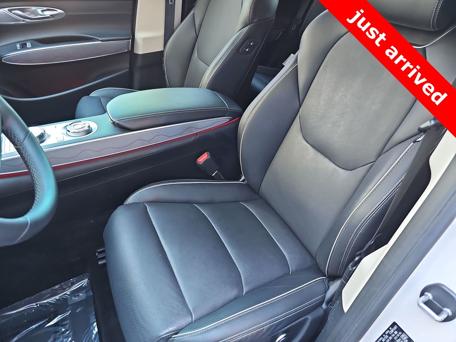 Thumbnail: 2023 Genesis GV70 - 15