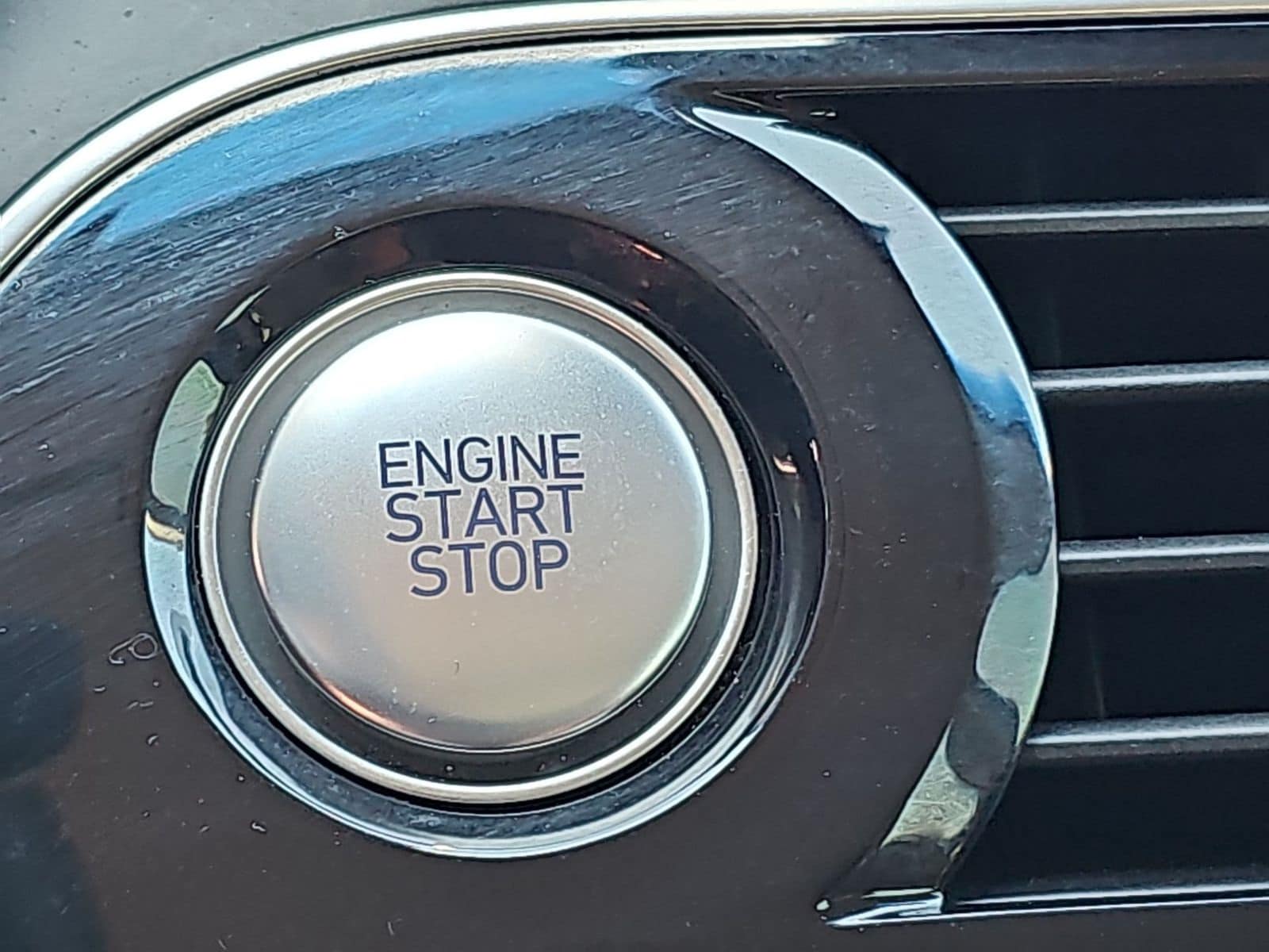 Thumbnail: 2019 Genesis G70 - 27