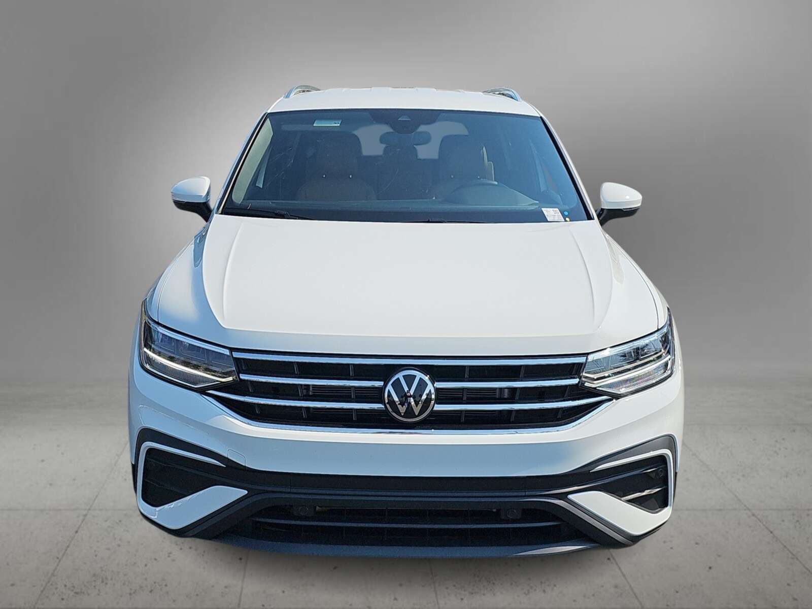 2024 Volkswagen Tiguan SE Wolfsburg Edition photo 3