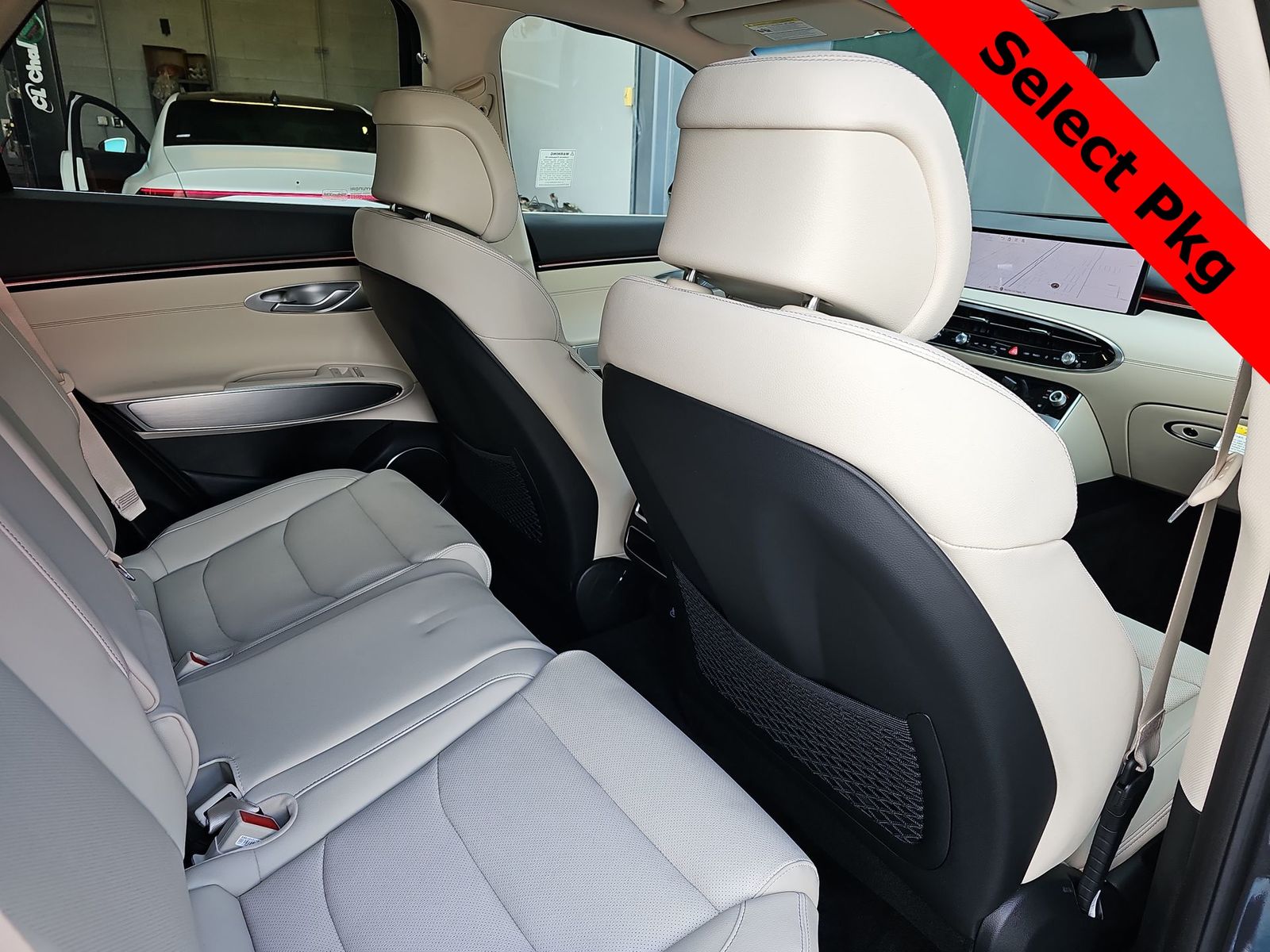 Thumbnail: 2026 Genesis GV70 - 16