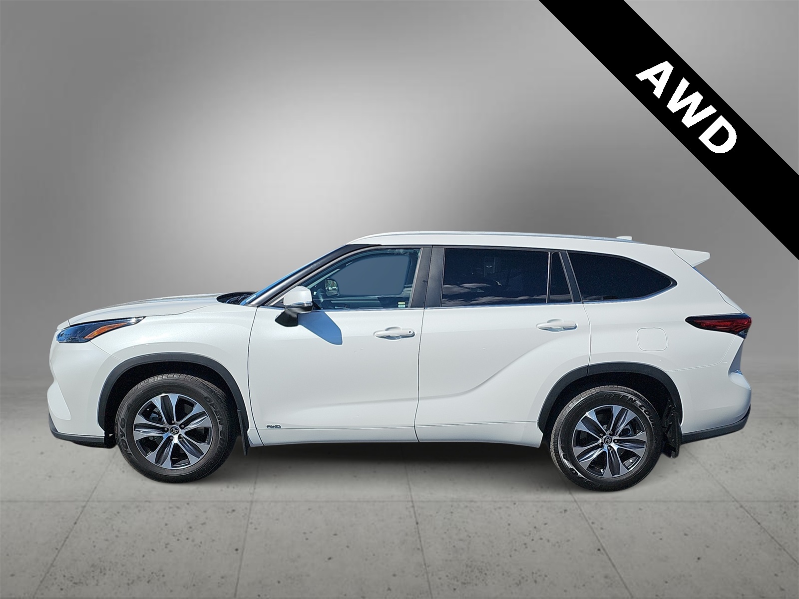 Thumbnail: 2023 Toyota Highlander - 5