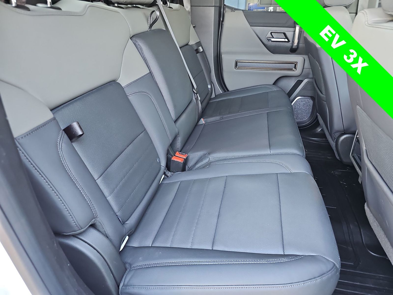 Thumbnail: 2024 GMC Hummer EV - 17