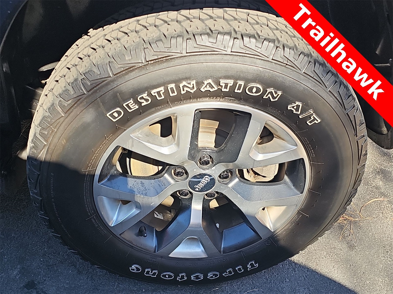 Thumbnail: 2017 Jeep Cherokee - 12