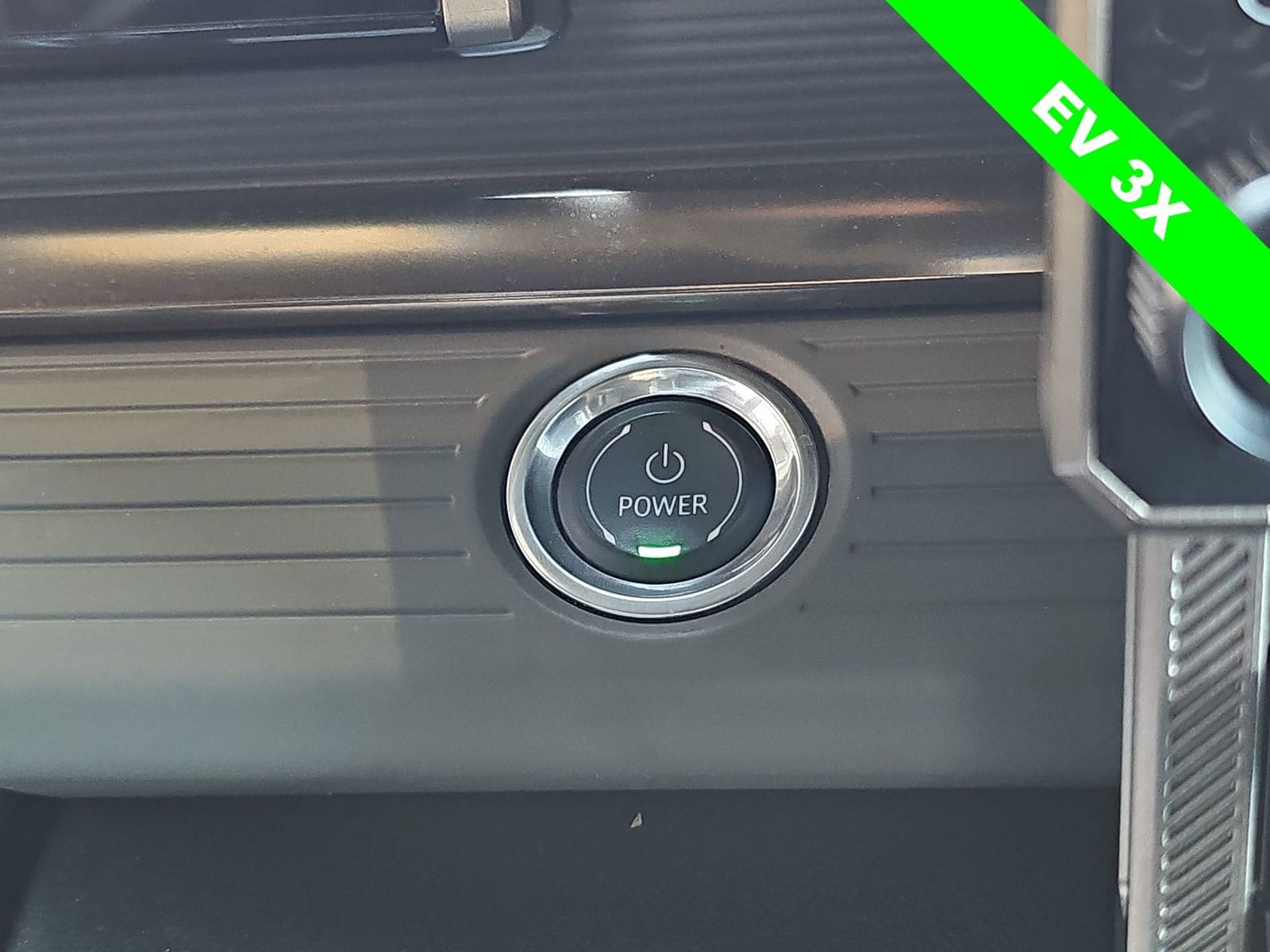 Thumbnail: 2024 GMC Hummer EV - 24