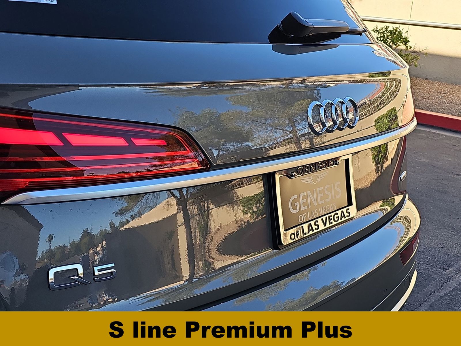 Thumbnail: 2025 Audi Q5 - 10