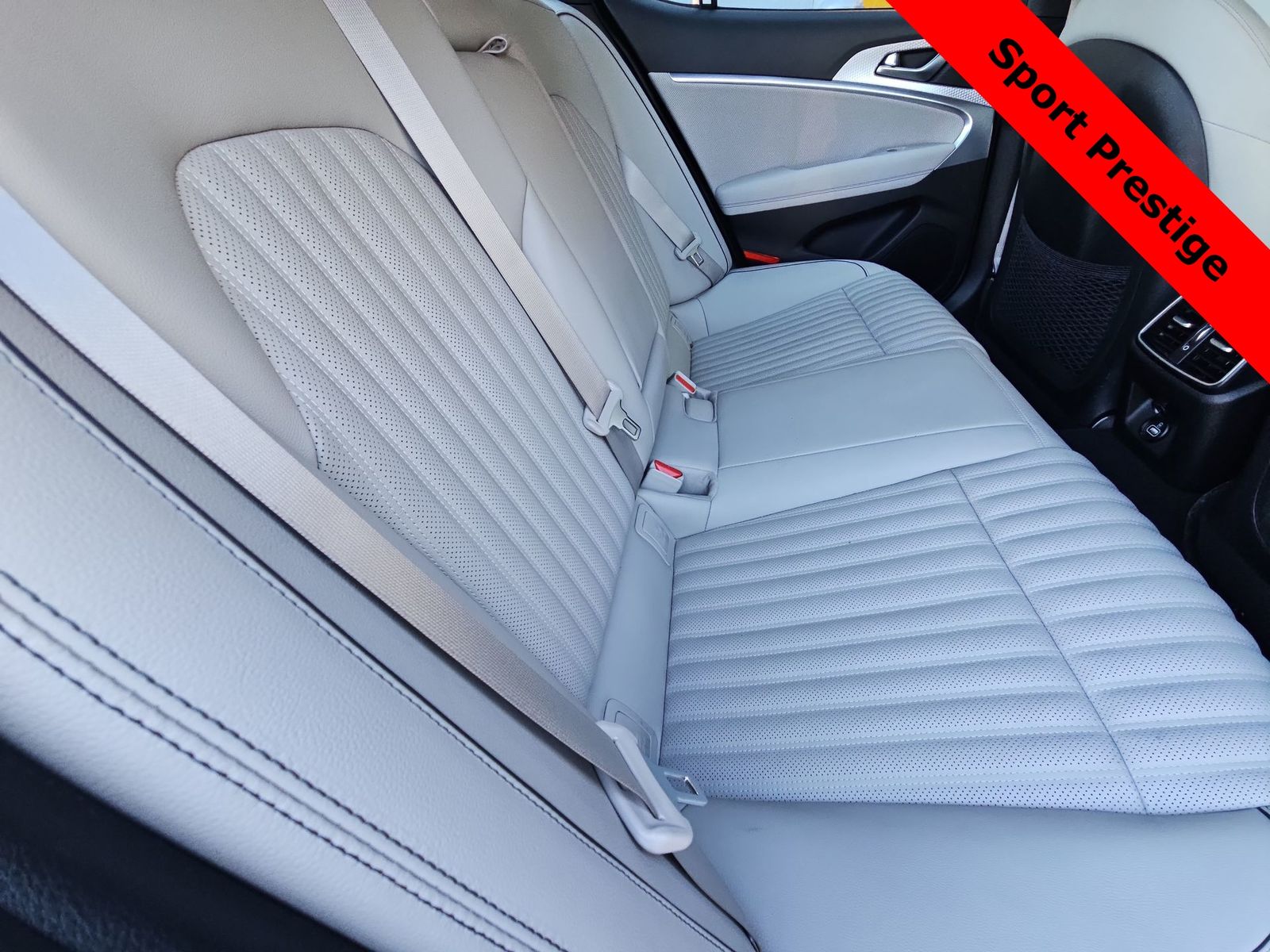 Thumbnail: 2023 Genesis G70 - 17