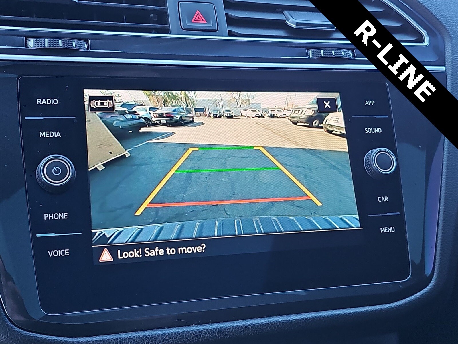 Thumbnail: 2024 Volkswagen Tiguan - 25