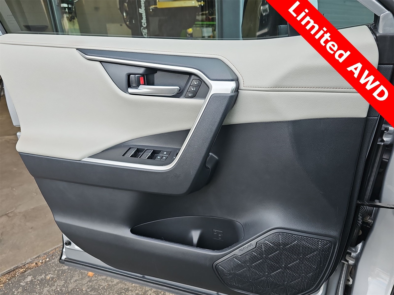 Thumbnail: 2024 Toyota RAV4 - 21