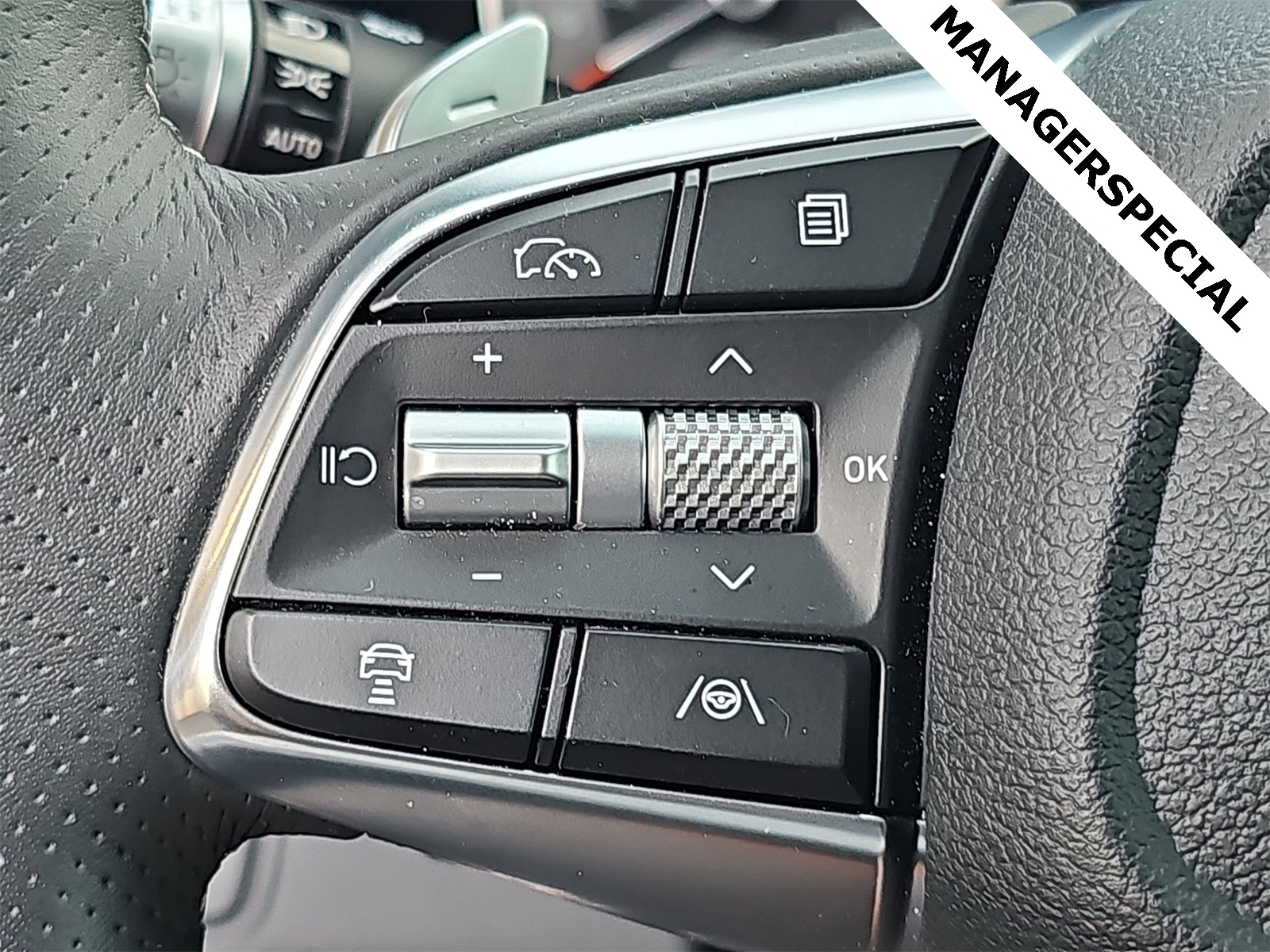 Thumbnail: 2025 Genesis G70 - 28