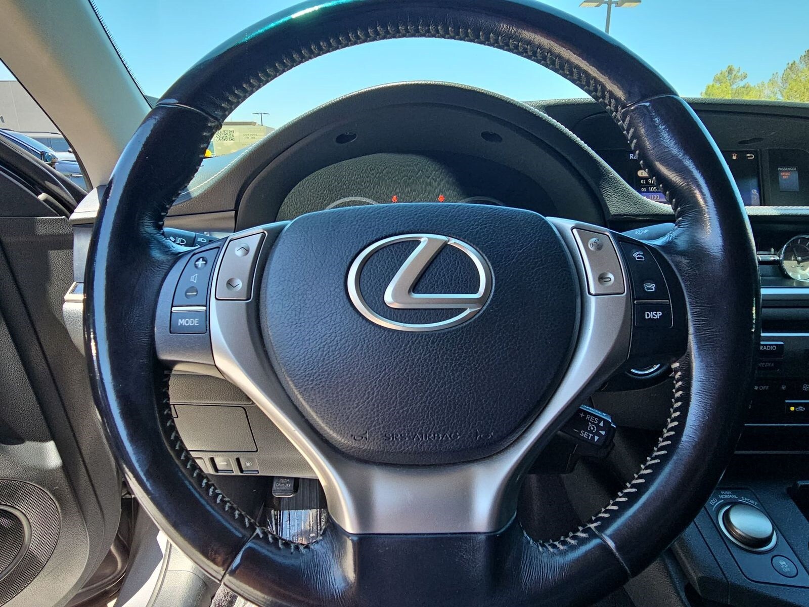 Thumbnail: 2015 Lexus ES - 20