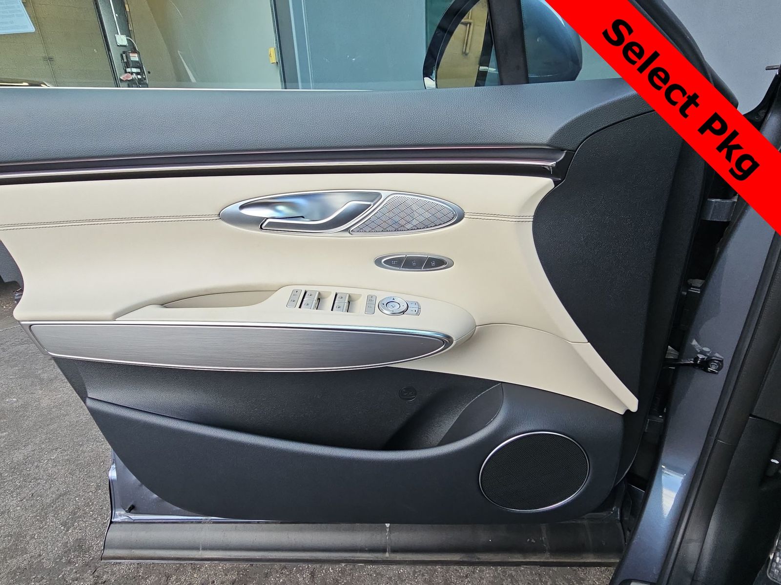 Thumbnail: 2026 Genesis GV70 - 28