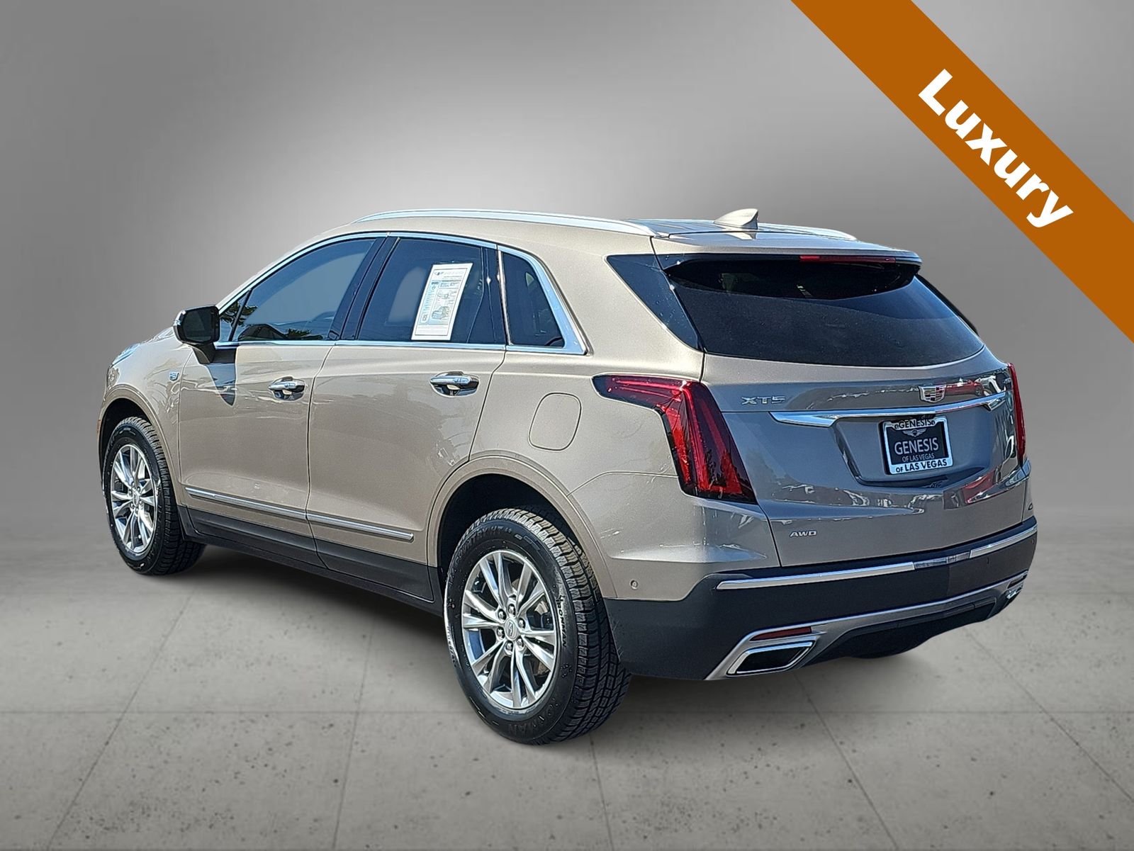 Thumbnail: 2022 Cadillac XT5 - 6
