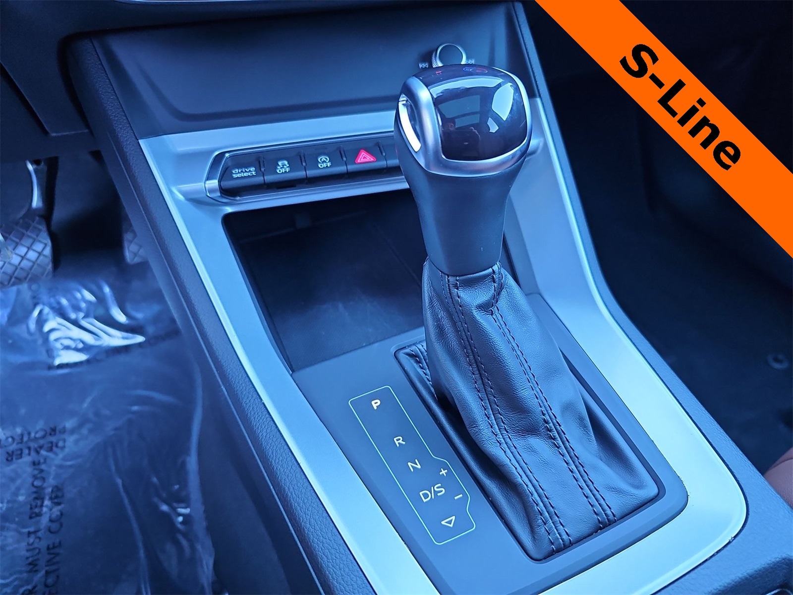 Thumbnail: 2022 Audi Q3 - 21