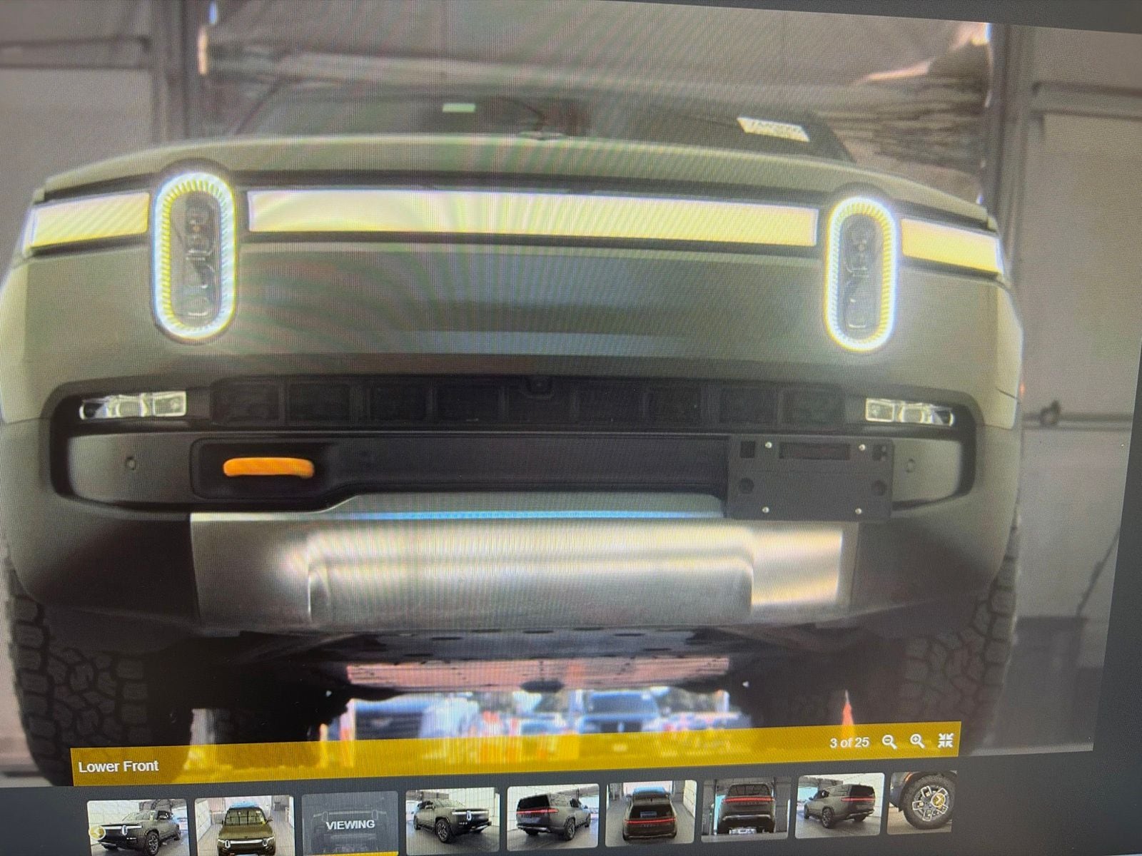 Thumbnail: 2022 Rivian R1S - 2