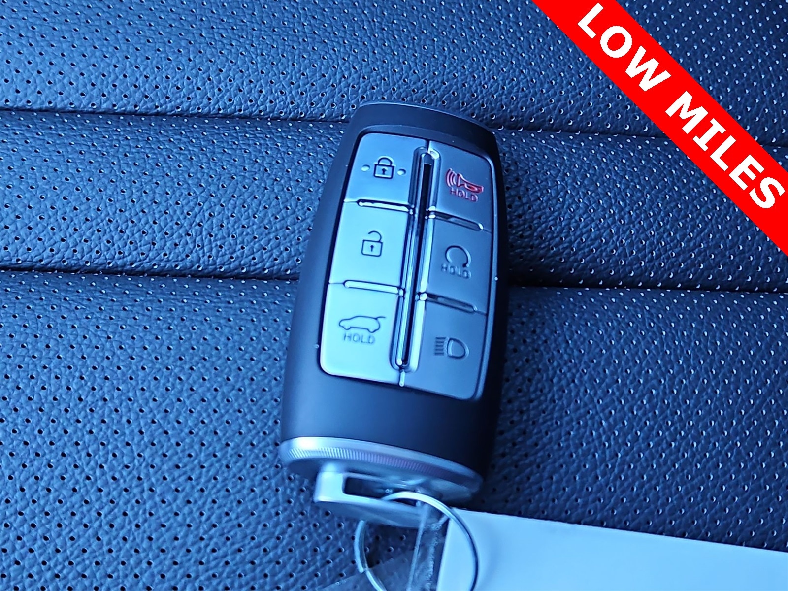 Thumbnail: 2021 Genesis GV80 - 24