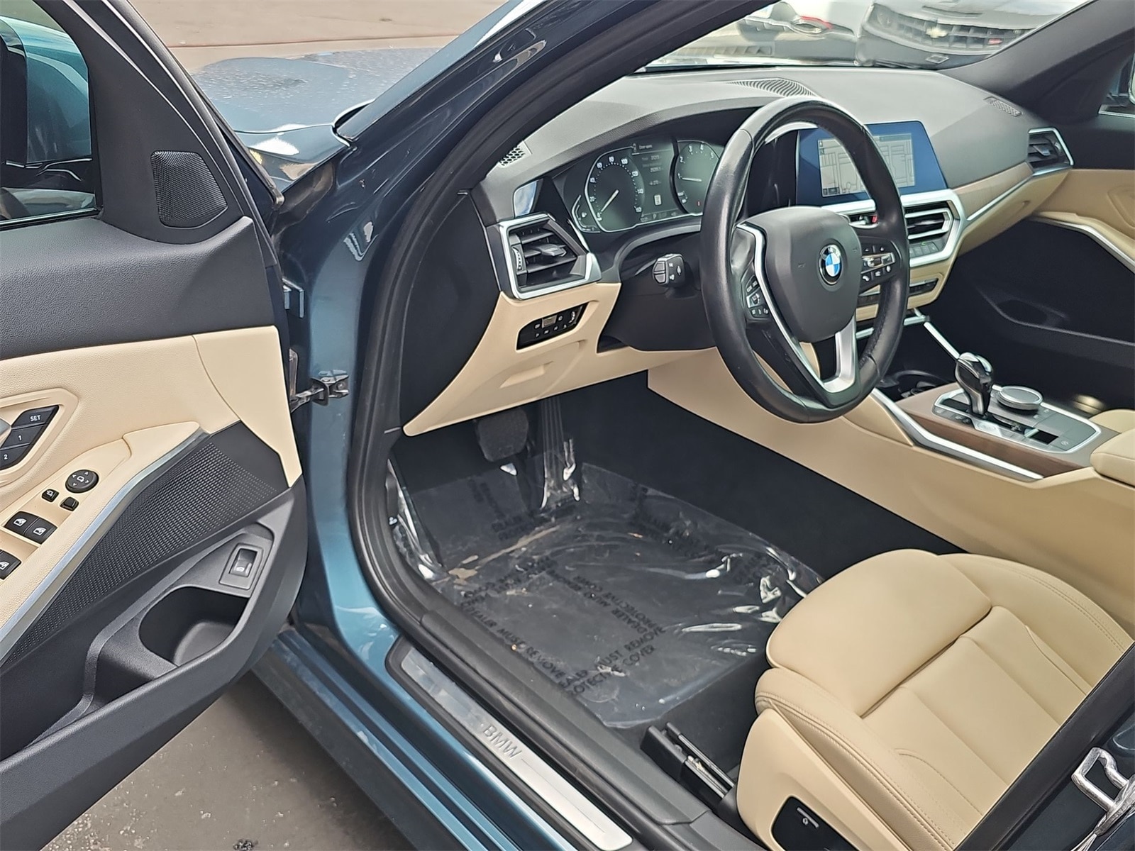 Thumbnail: 2021 BMW 3 Series - 10