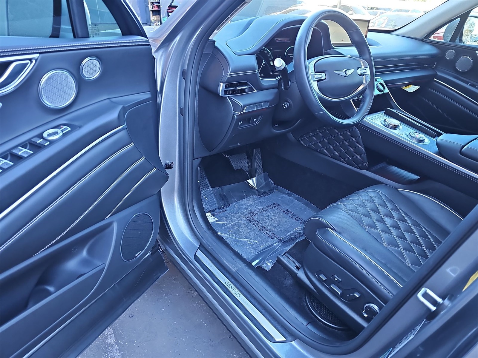 Thumbnail: 2023 Genesis GV80 - 10