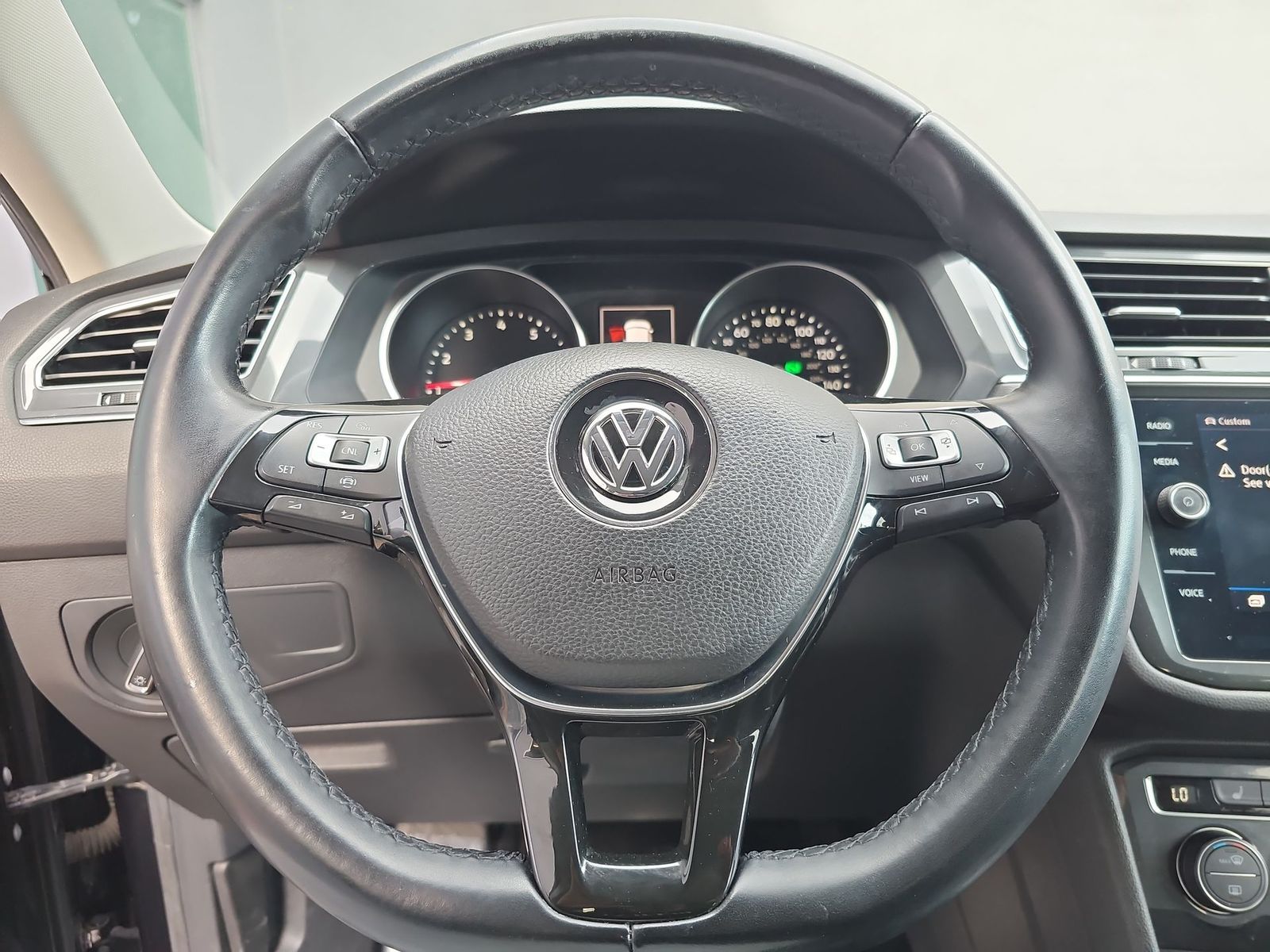 Thumbnail: 2019 Volkswagen Tiguan - 19