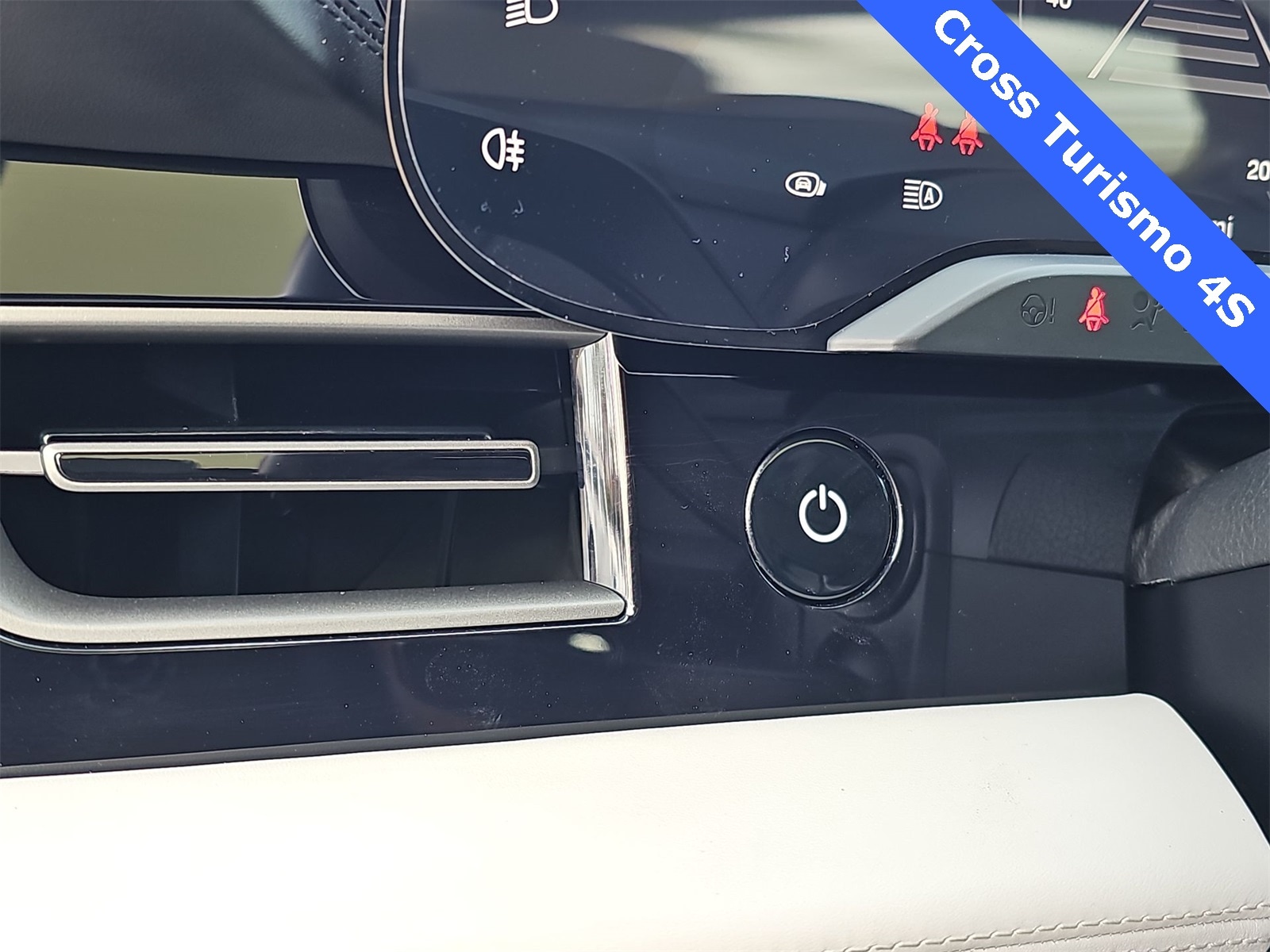 Thumbnail: 2023 Porsche Taycan - 22