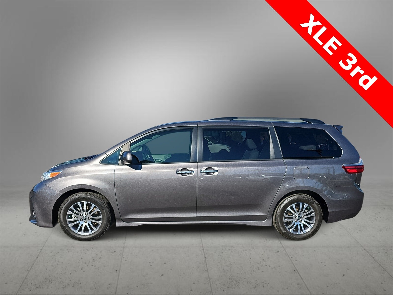 Thumbnail: 2020 Toyota Sienna - 5