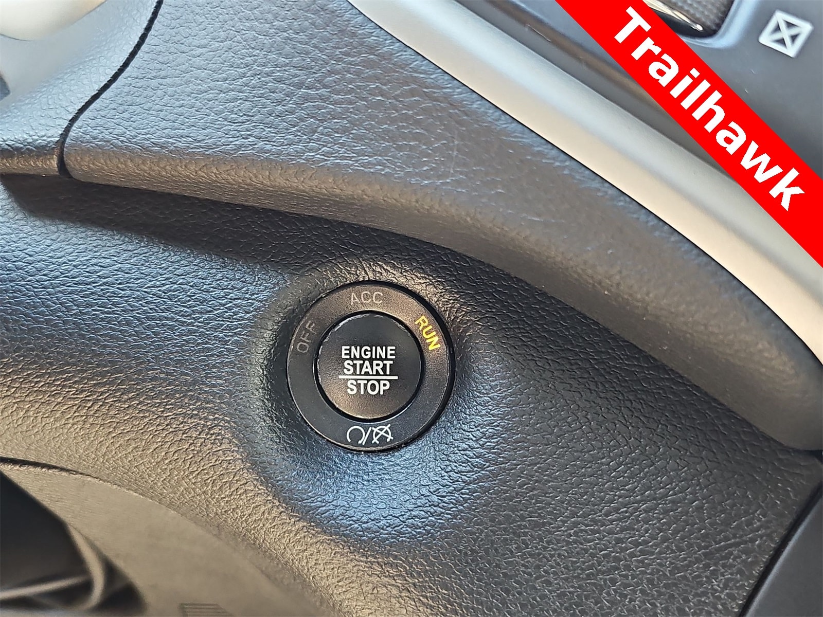 Thumbnail: 2017 Jeep Cherokee - 26