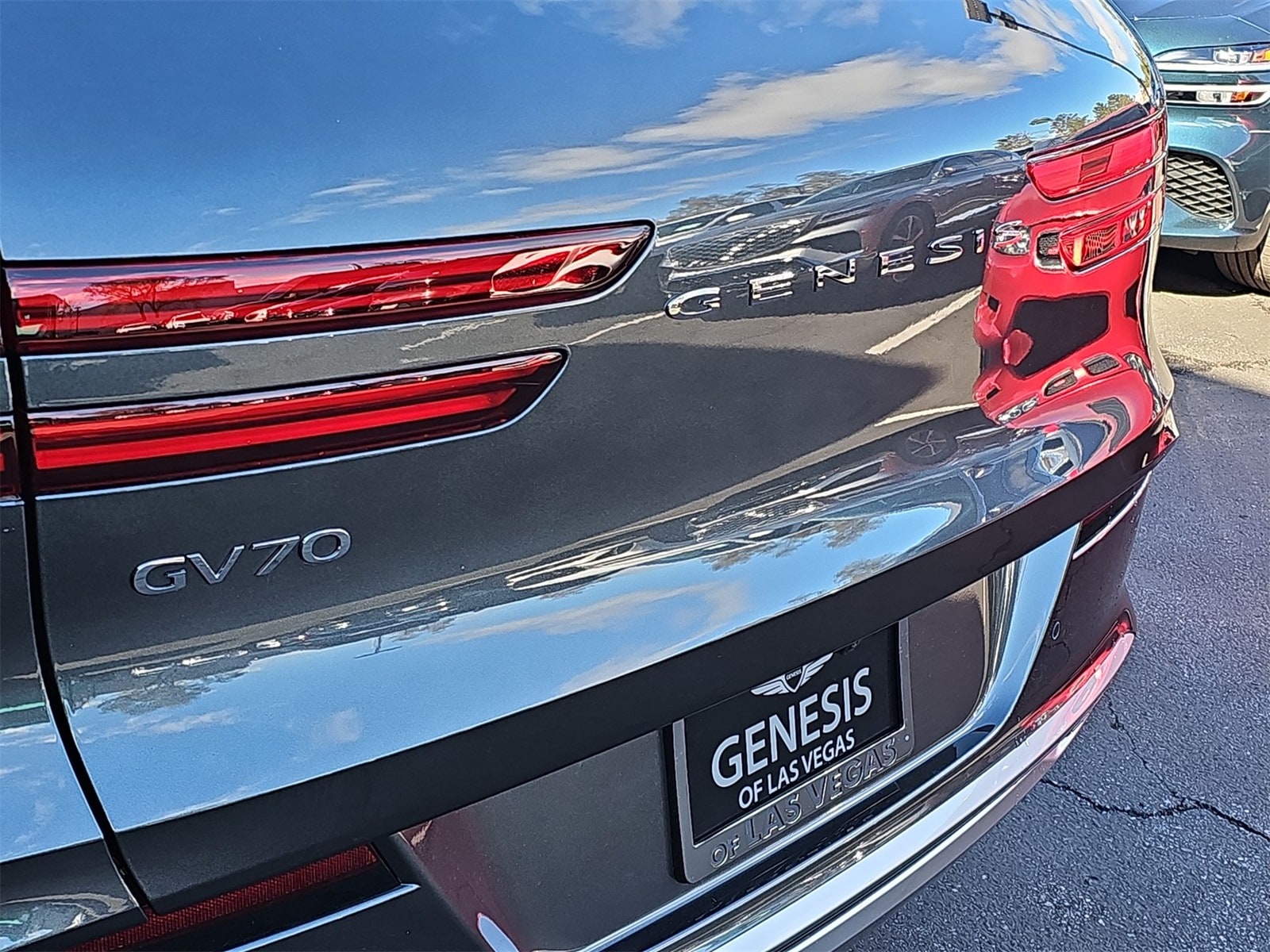 Thumbnail: 2025 Genesis GV70 - 11