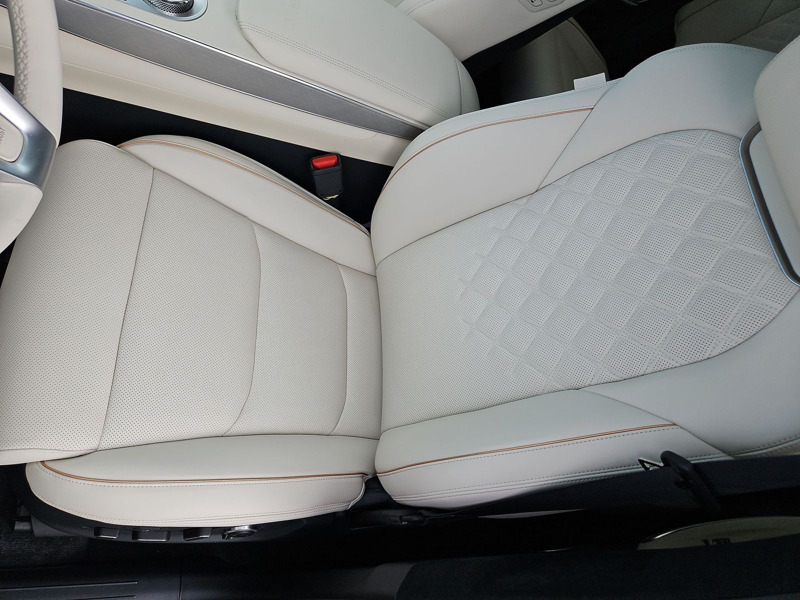 Thumbnail: 2024 Genesis GV70 - 19