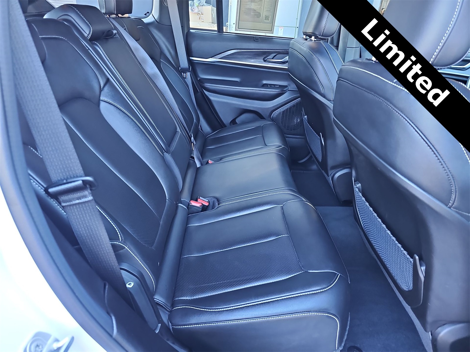 Thumbnail: 2025 Jeep Grand Cherokee - 17