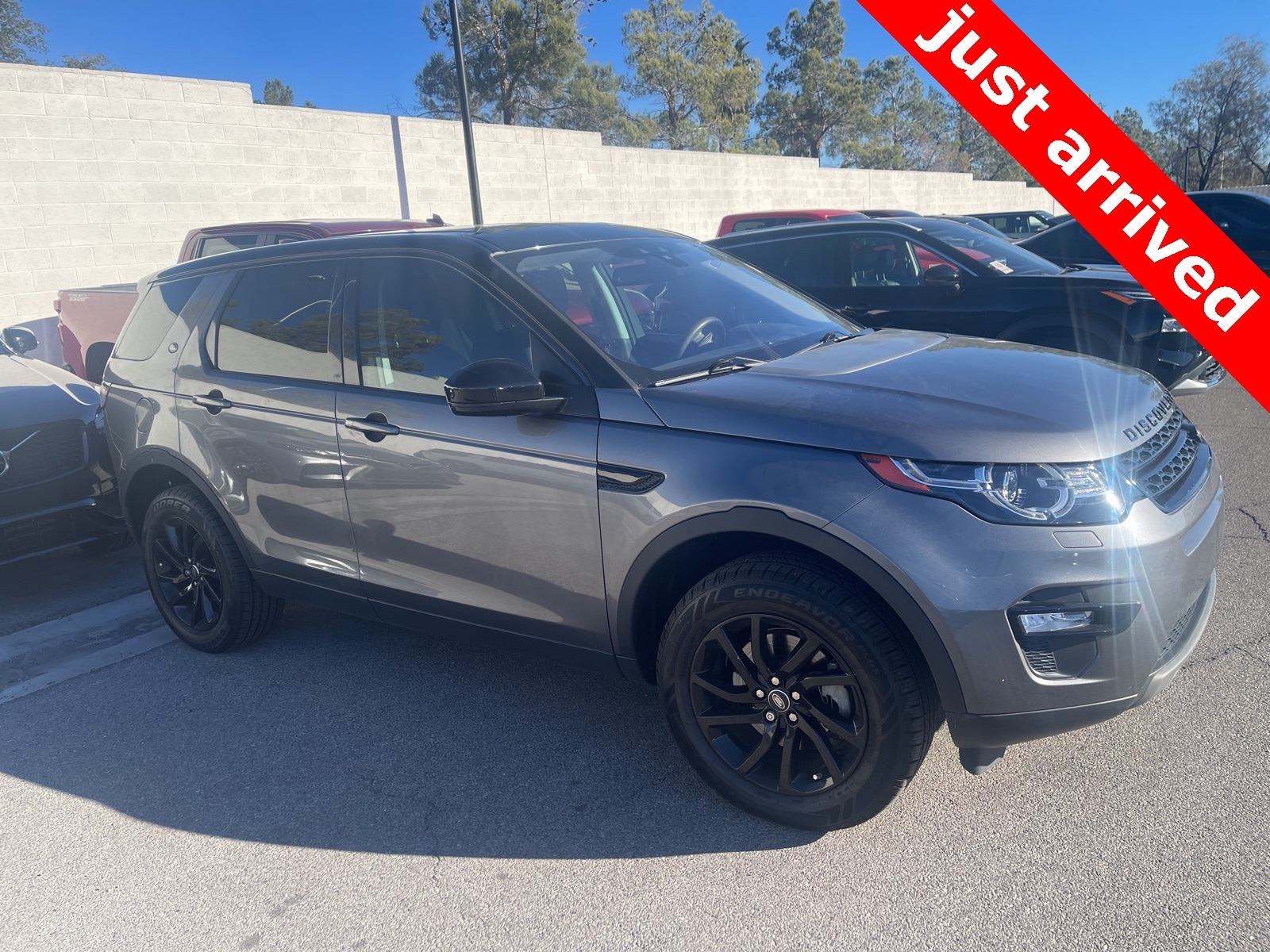 Thumbnail: 2019 Land Rover Discovery Sport - 4