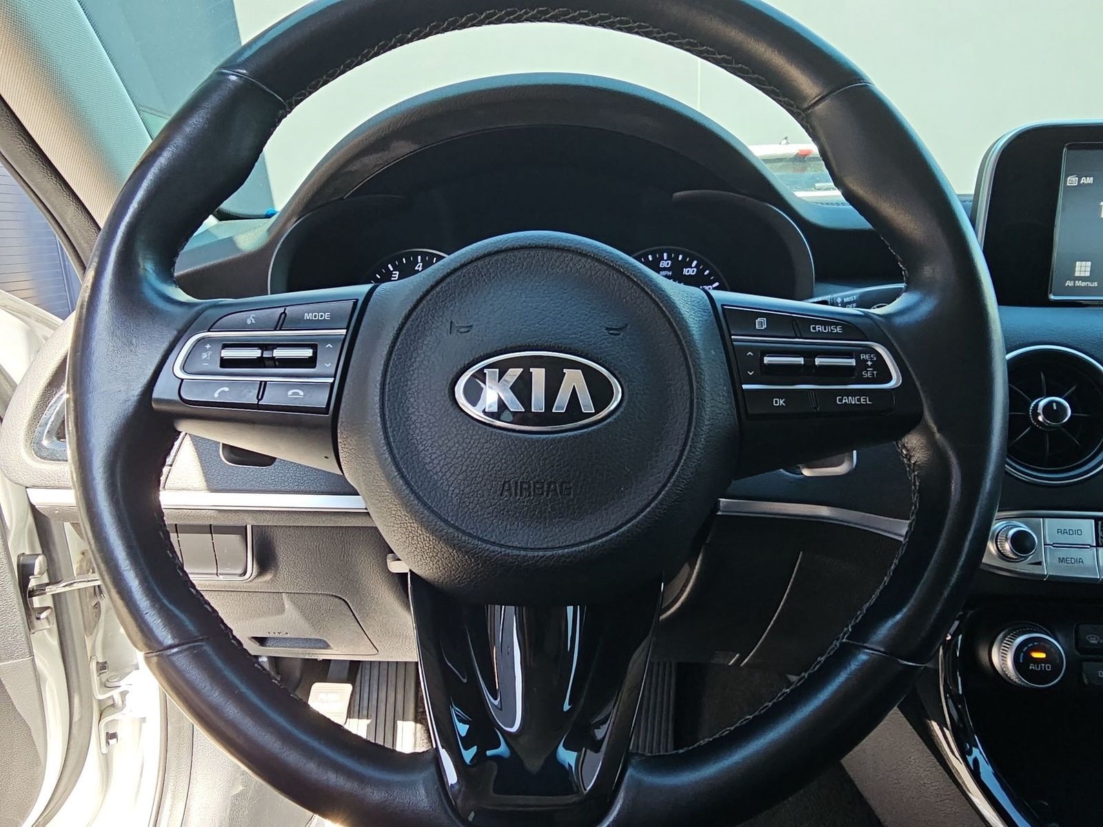 Thumbnail: 2018 Kia Stinger - 20