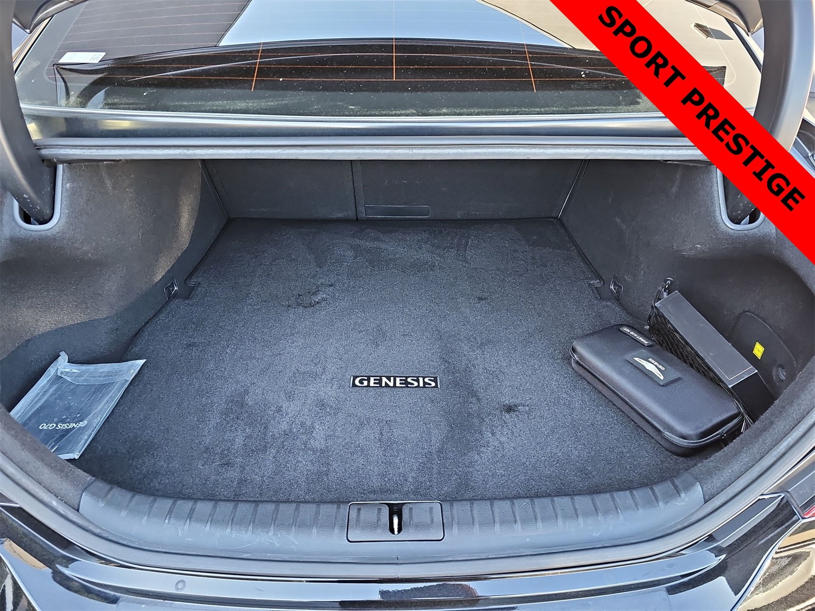 Thumbnail: 2022 Genesis G70 - 22