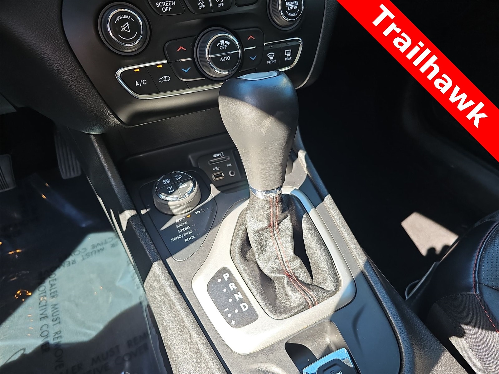 Thumbnail: 2017 Jeep Cherokee - 21