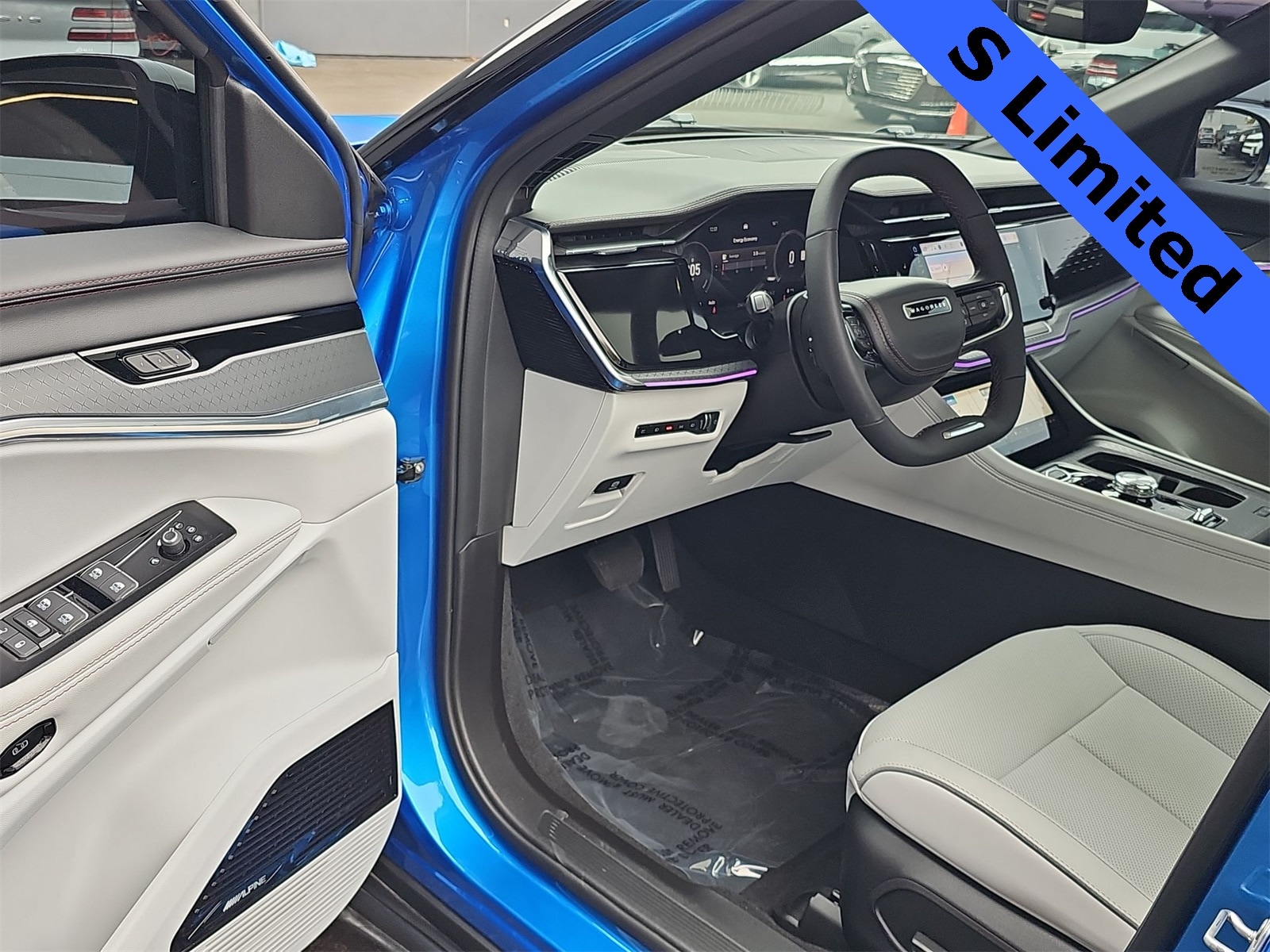 Thumbnail: 2025 Jeep Wagoneer S - 10