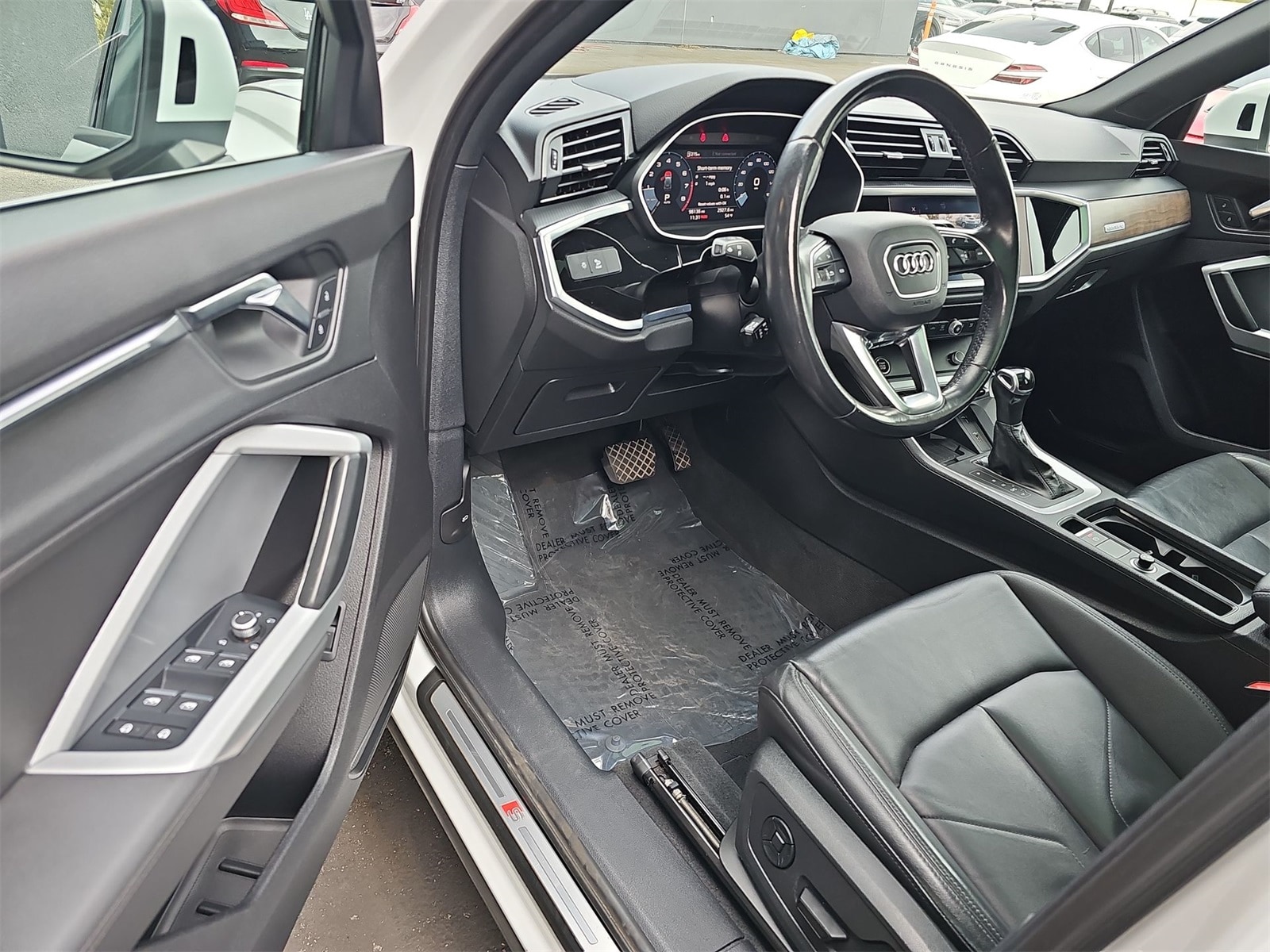 Thumbnail: 2021 Audi Q3 - 10