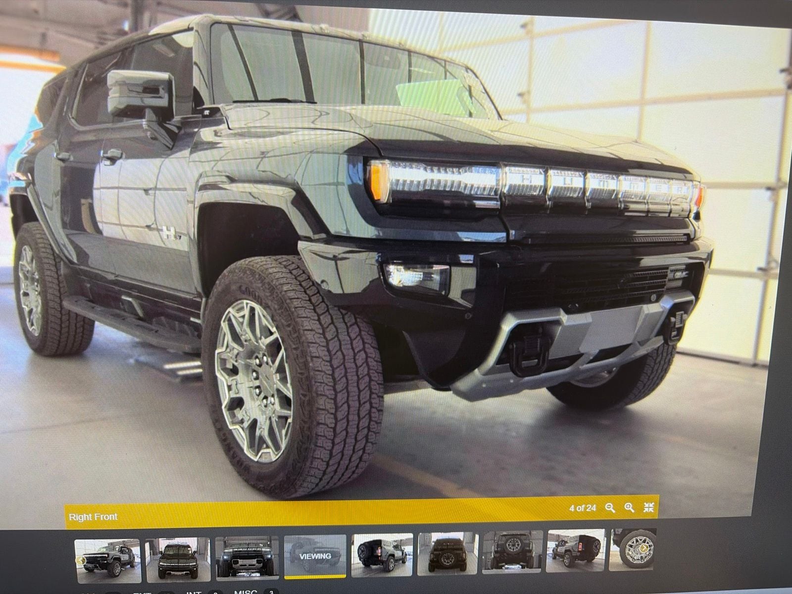 Thumbnail: 2025 GMC Hummer EV - 3