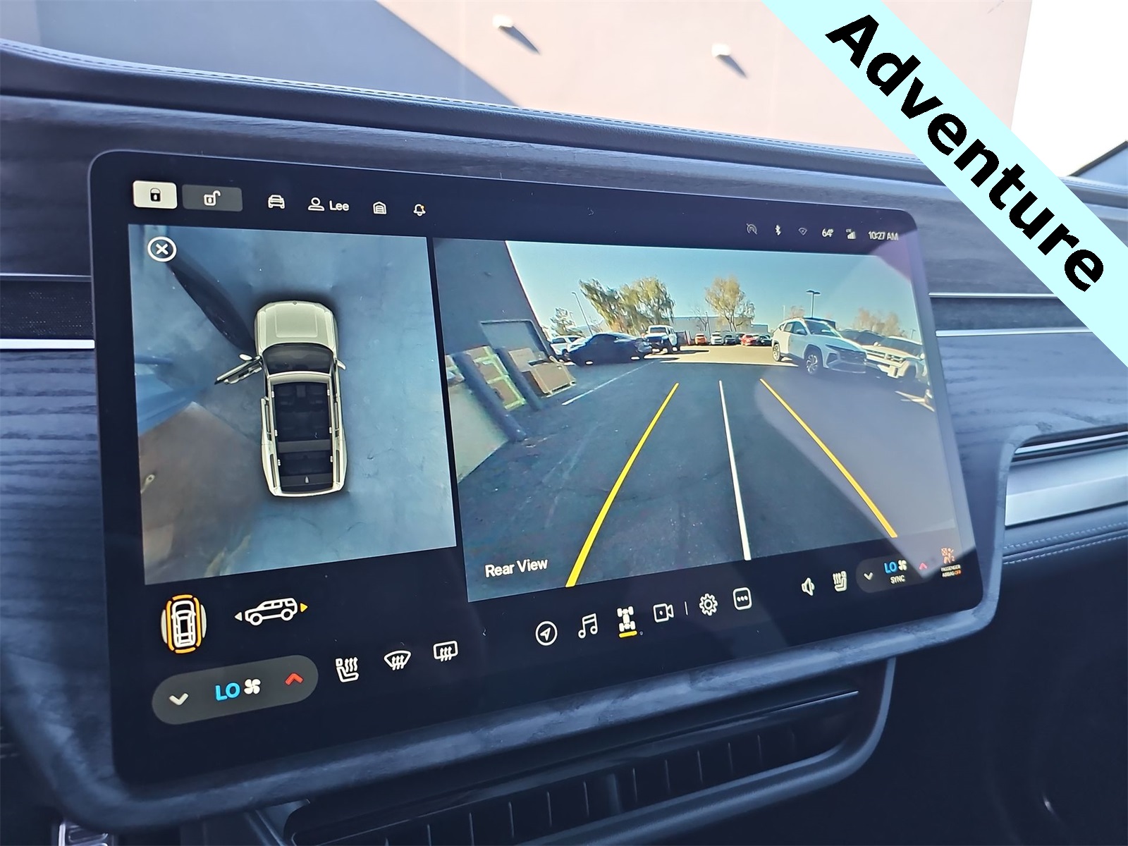 Thumbnail: 2023 Rivian R1S - 25