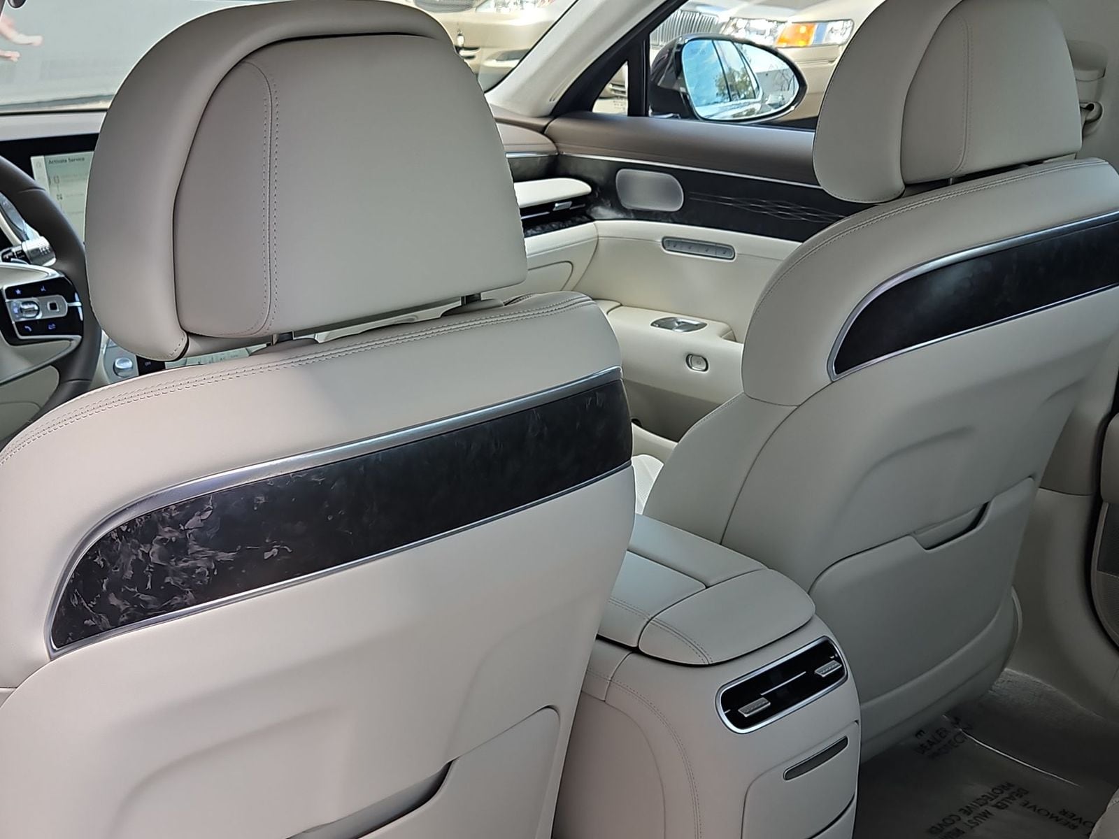 Thumbnail: 2025 Genesis G90 - 16