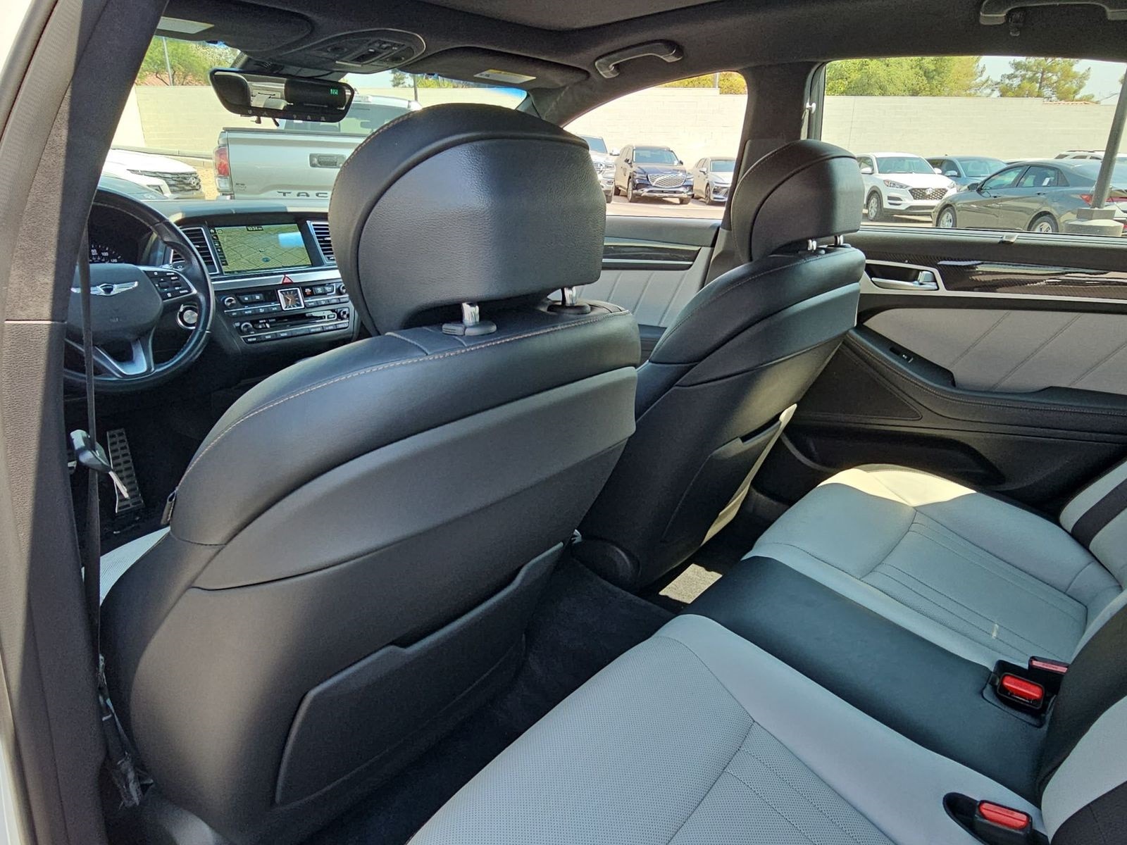 Thumbnail: 2018 Genesis G80 - 17