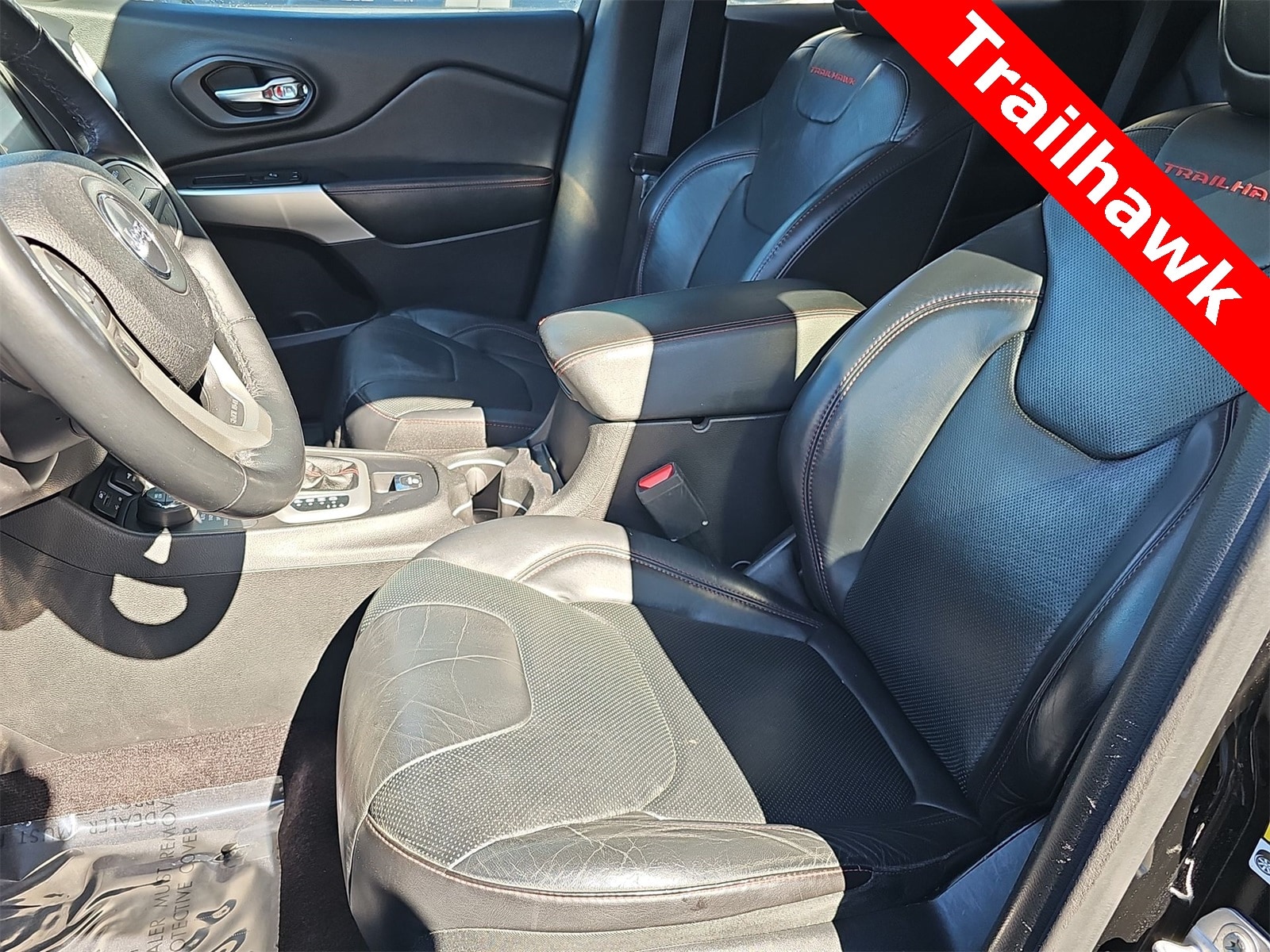 Thumbnail: 2017 Jeep Cherokee - 15