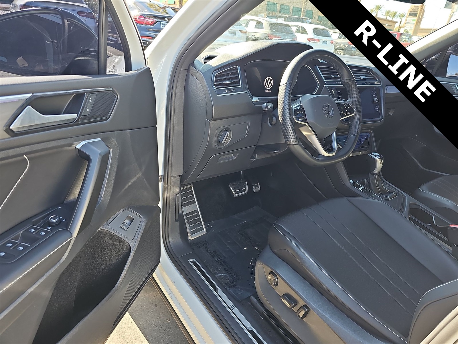 Thumbnail: 2024 Volkswagen Tiguan - 10