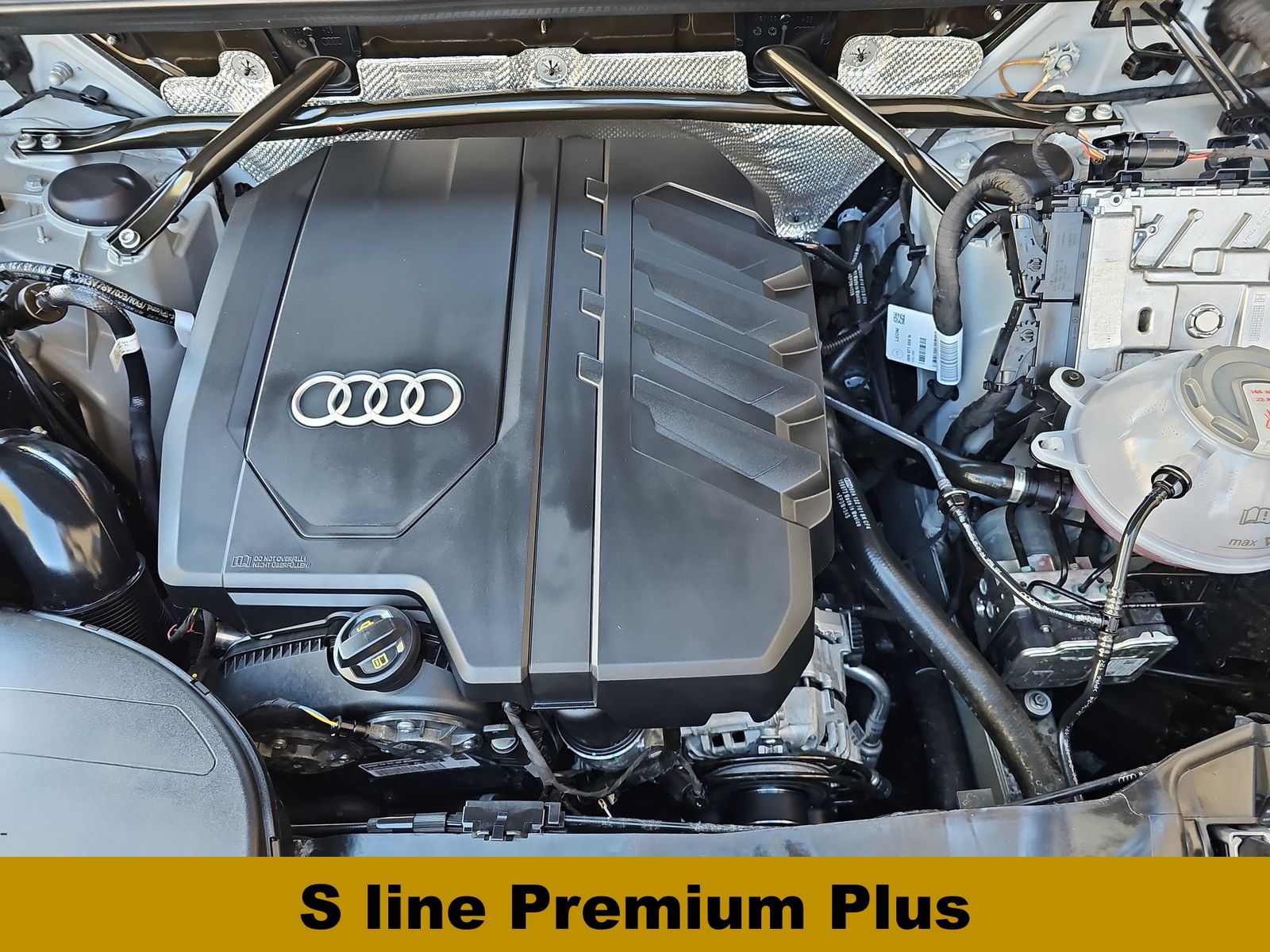 Thumbnail: 2025 Audi Q5 - 12