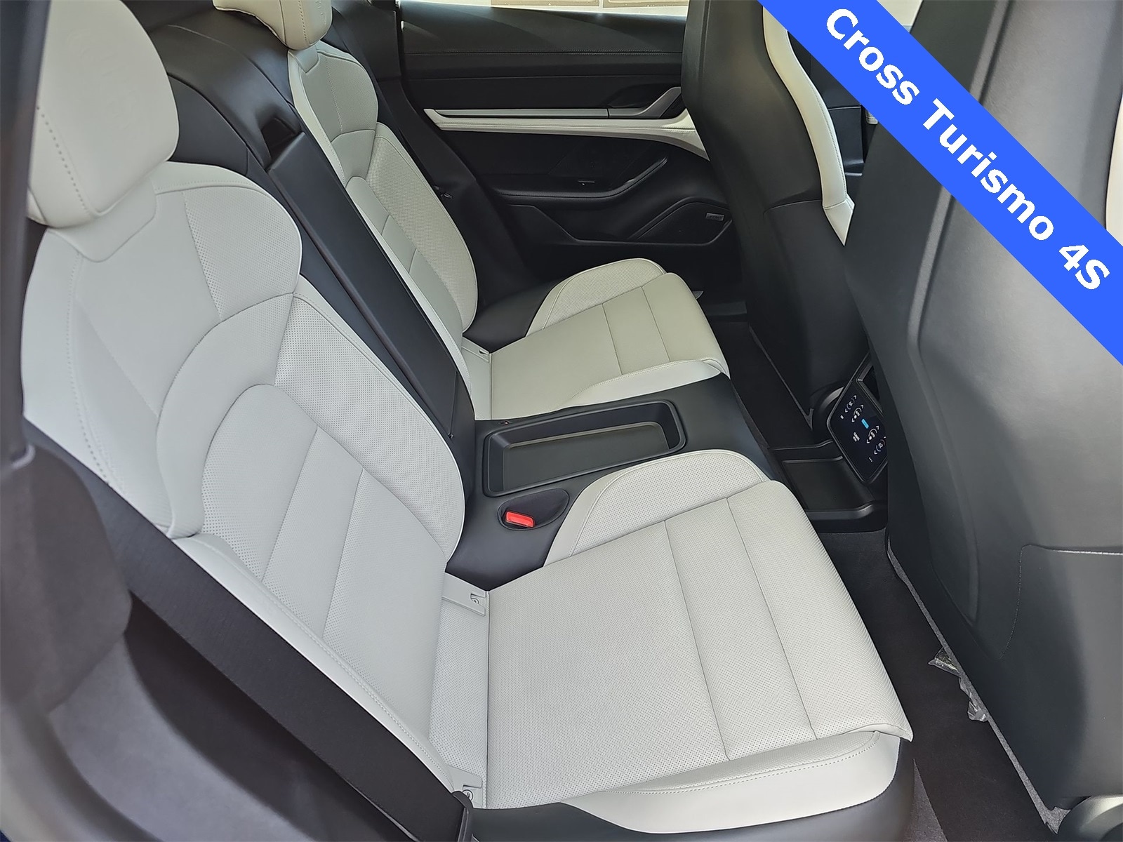 Thumbnail: 2023 Porsche Taycan - 16