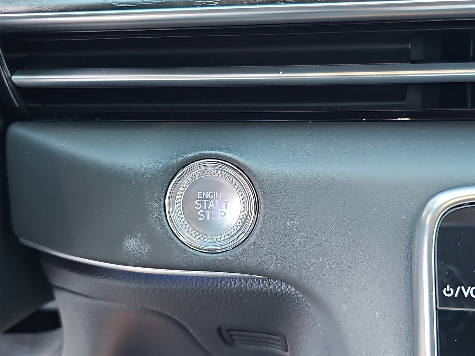 Thumbnail: 2025 Genesis GV80 - 26