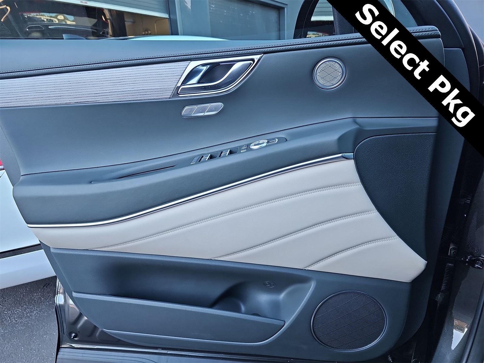 Thumbnail: 2025 Genesis GV80 - 28