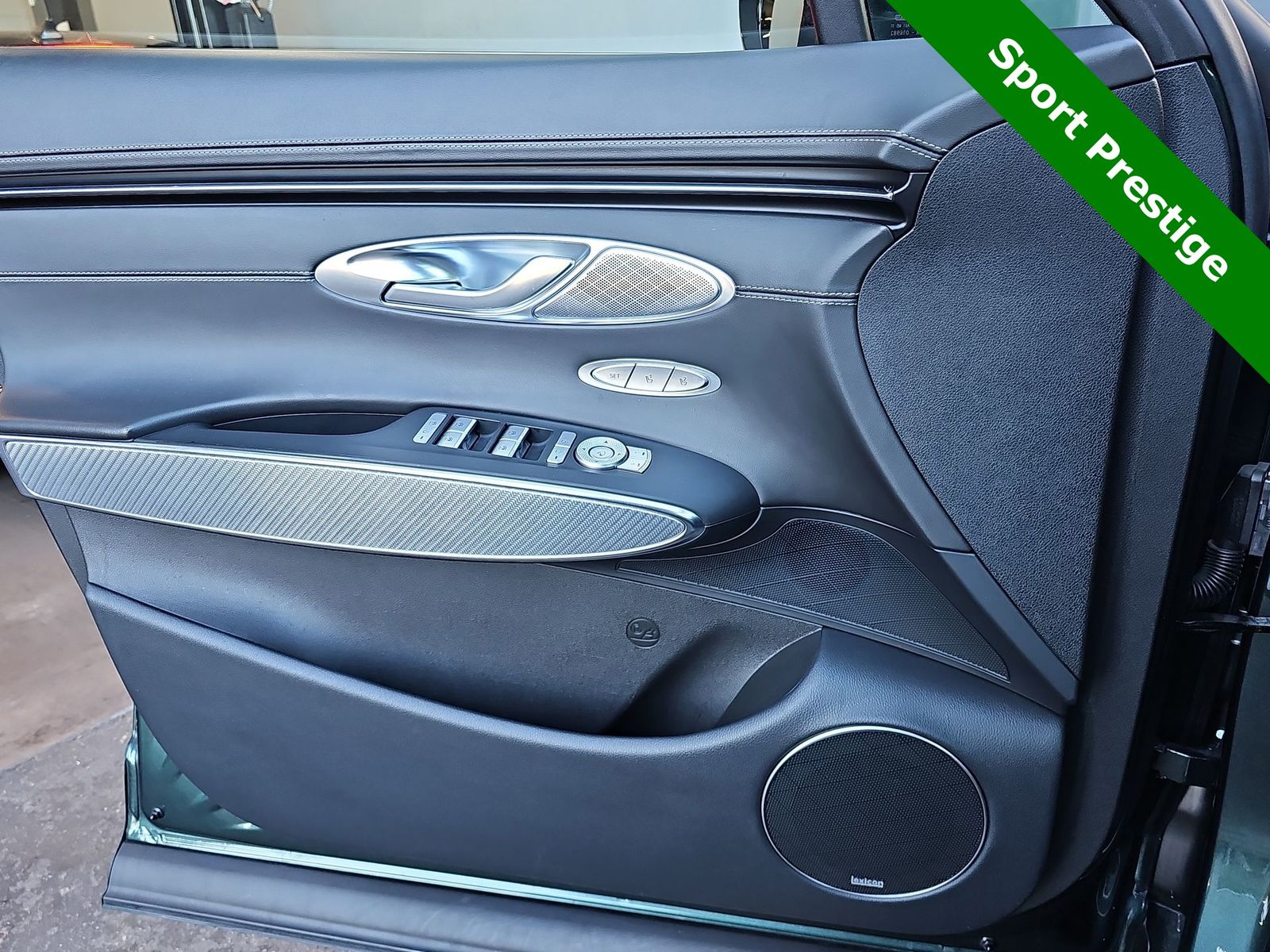 Thumbnail: 2023 Genesis GV70 - 28