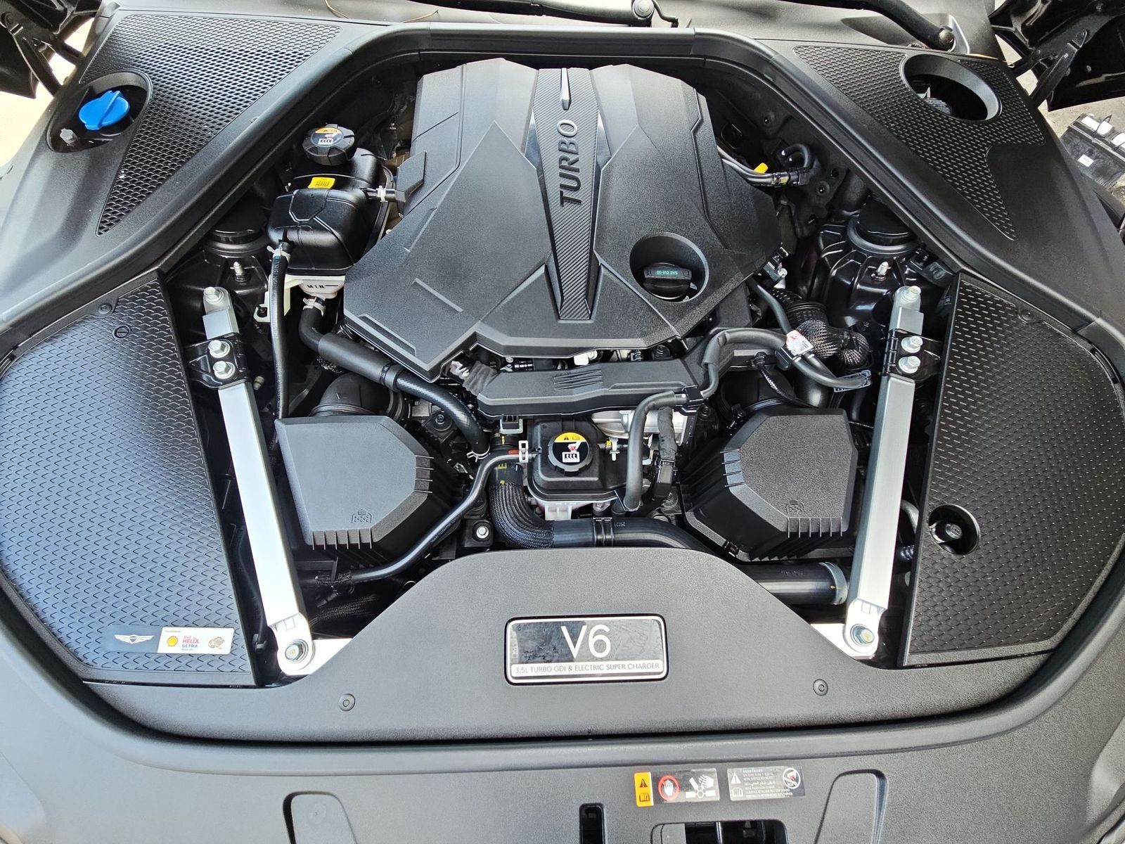 Thumbnail: 2025 Genesis G90 - 13